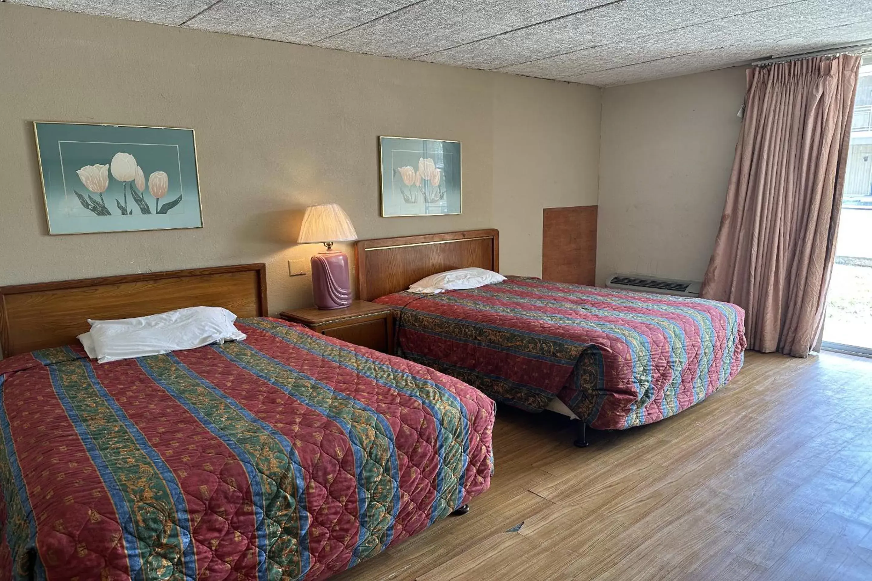 Bedroom, Bed in Kampus Inn by OYO Gainesville - University Area
