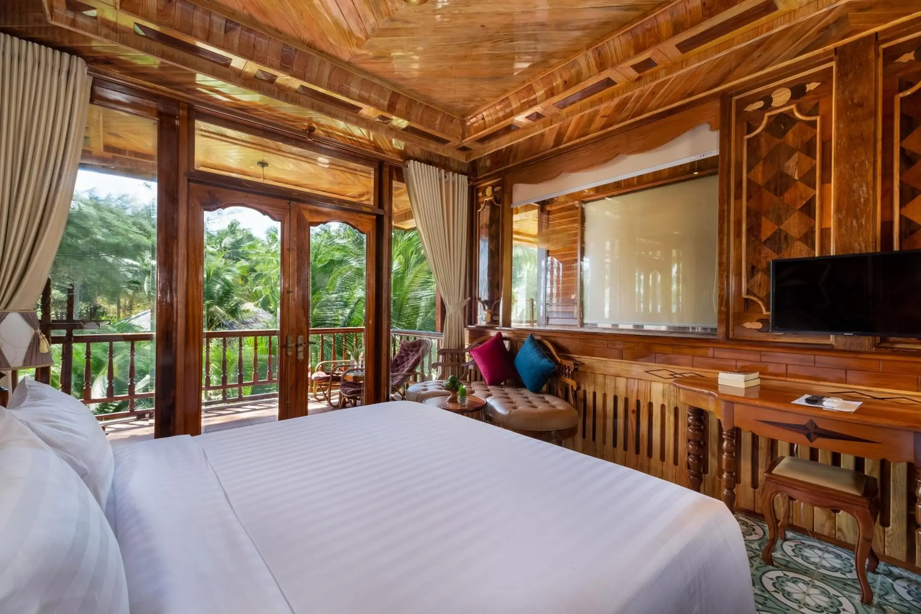 Bedroom, Bed in Coco Palm Beach Resort & Spa