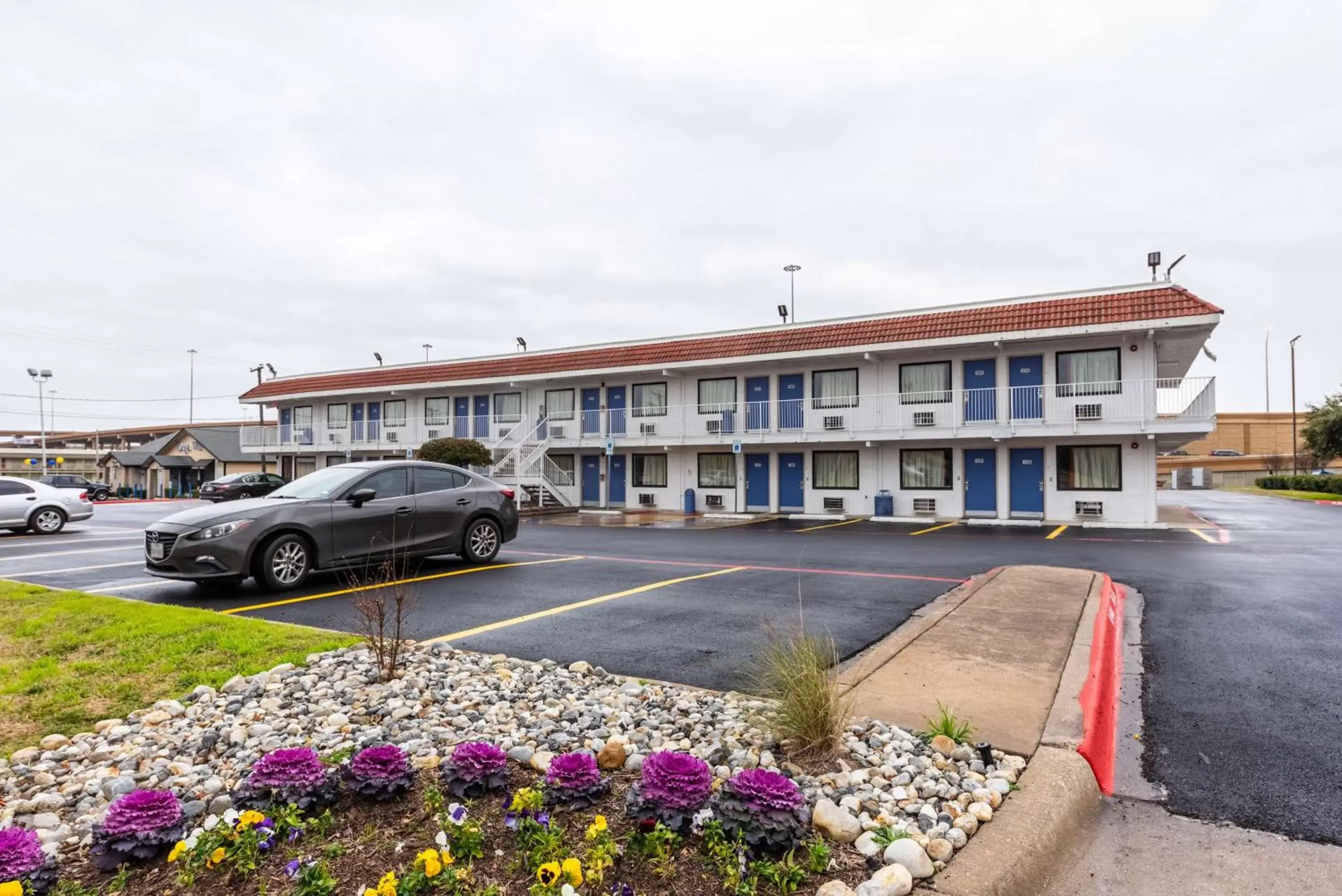 Property Building in Motel 6-North Richland Hills, TX