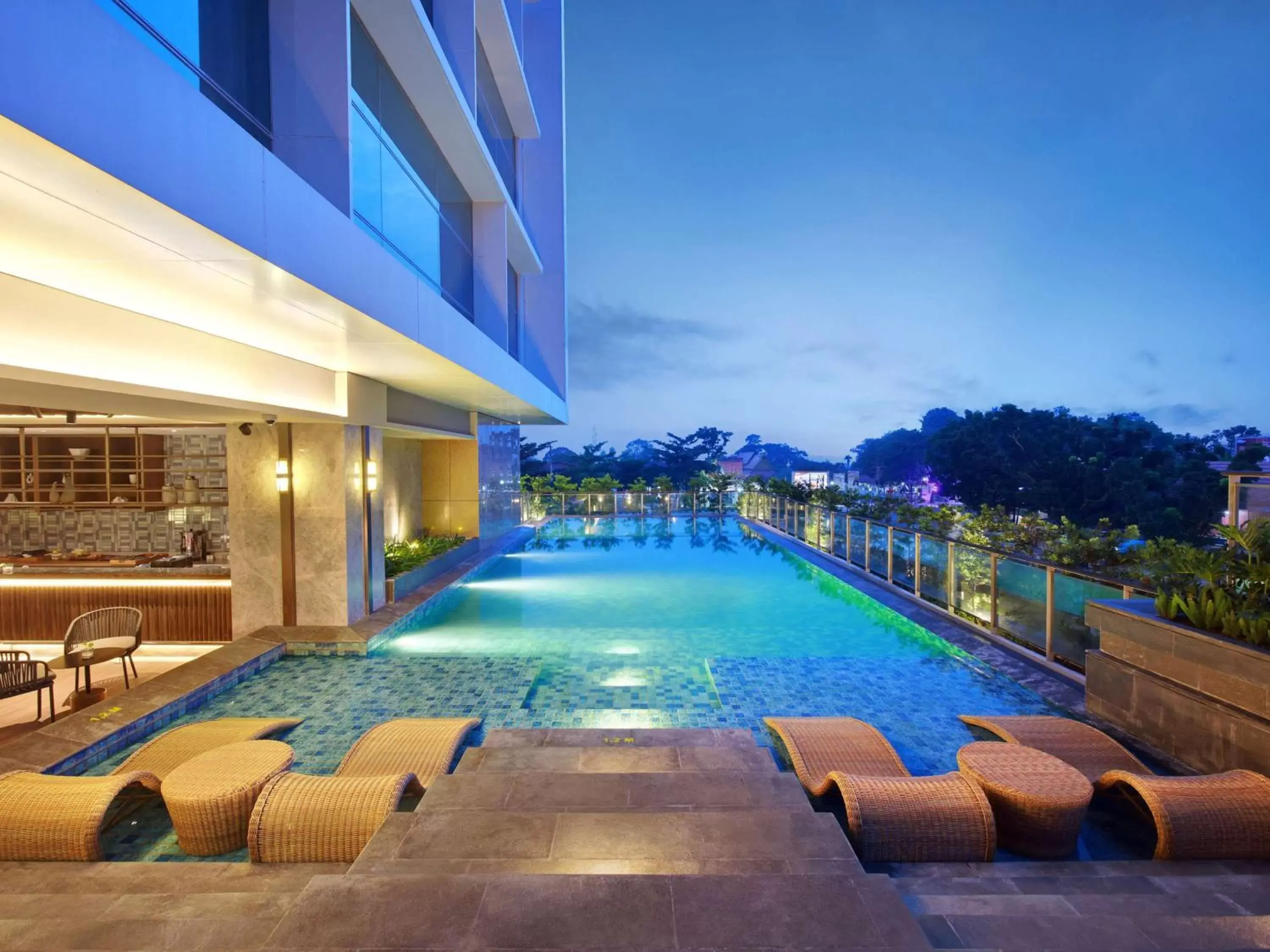 Lounge or bar, Swimming Pool in Mercure Pangkalan Bun