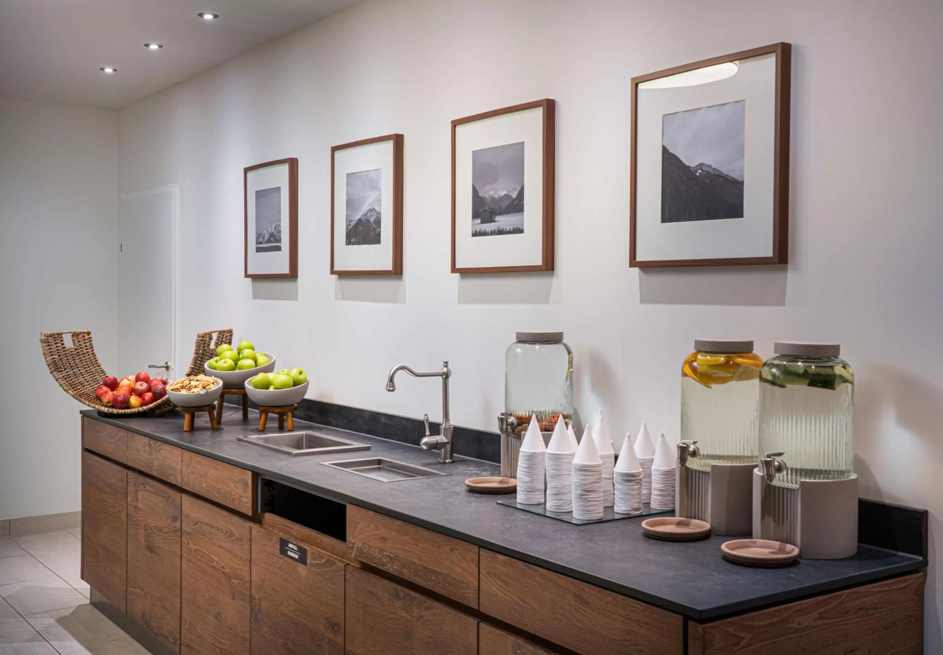 Restaurant/places to eat in KUHOTEL by Rilano