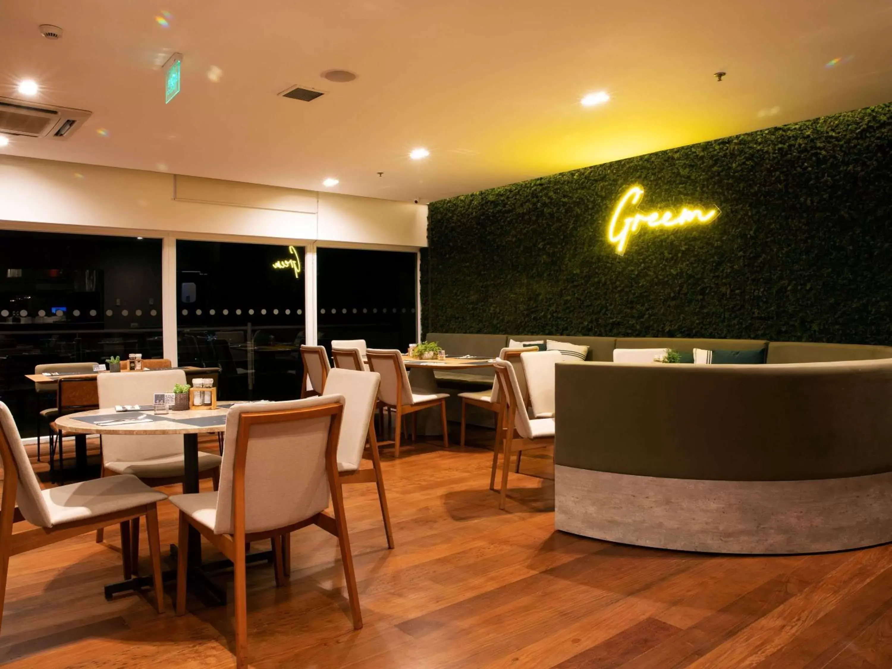 Lounge or bar, Restaurant/Places to Eat in Novotel Sao Paulo Morumbi