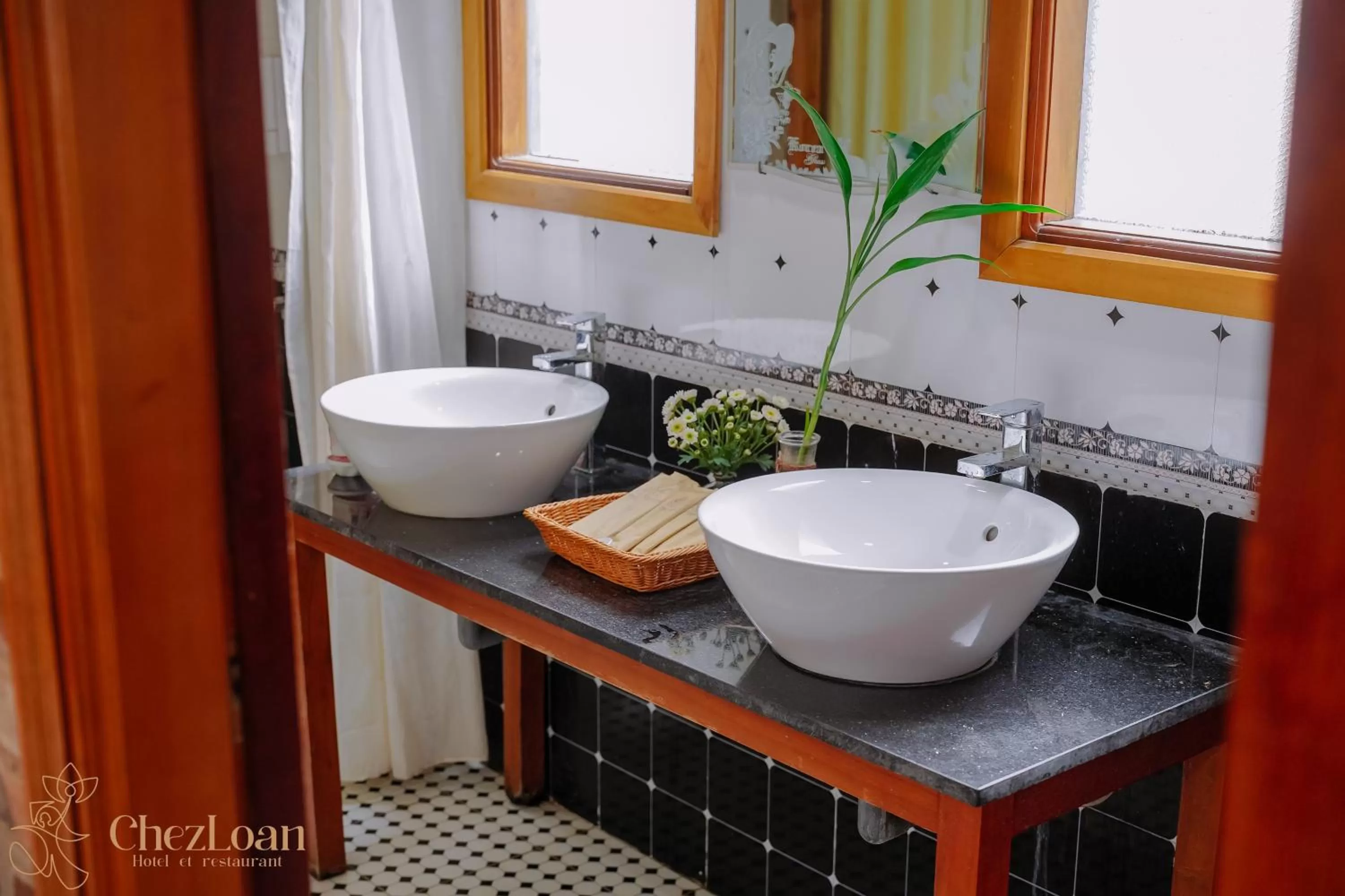 Bathroom in Chez Loan Hotel