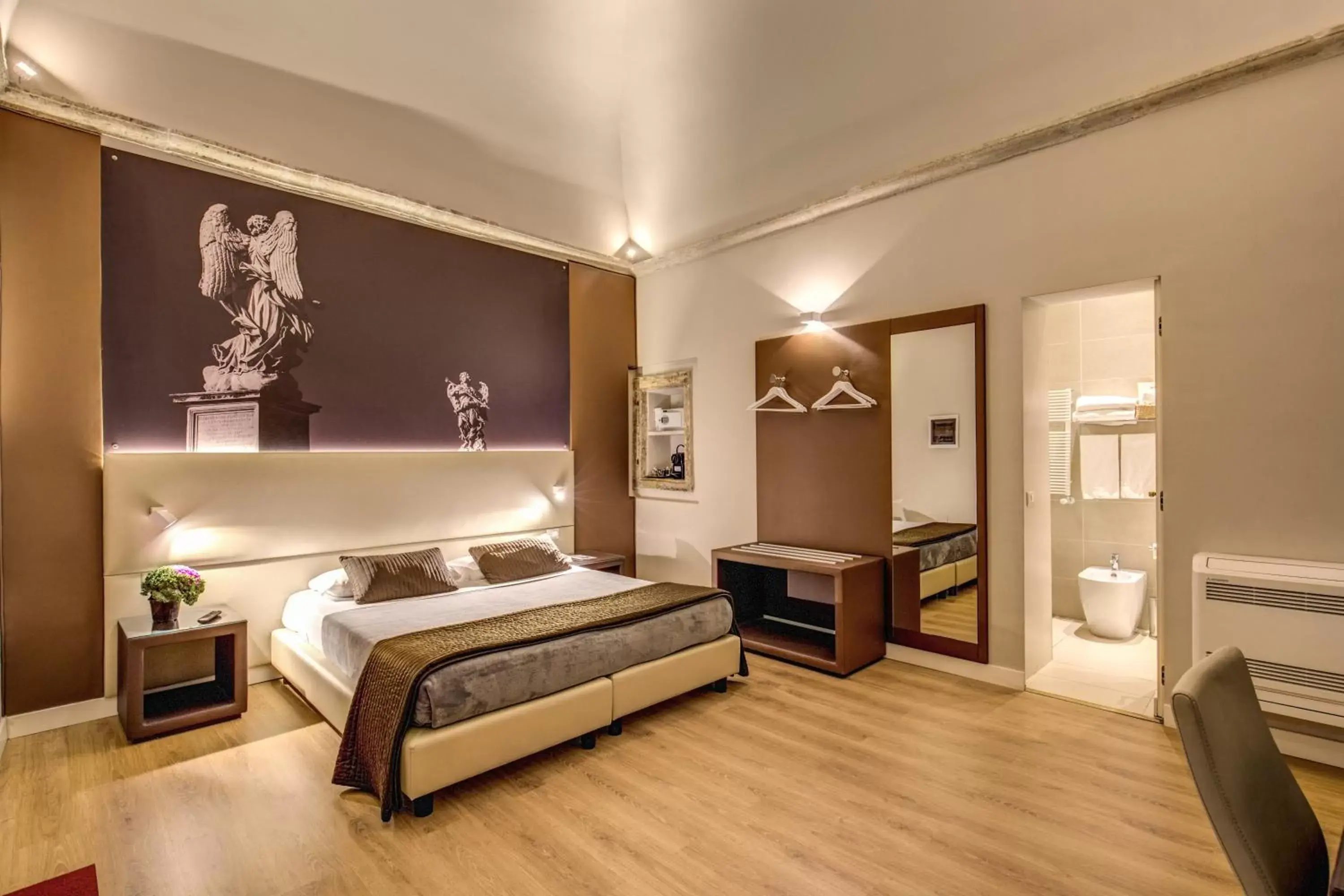 Bedroom, Bed in HiSuiteROME
