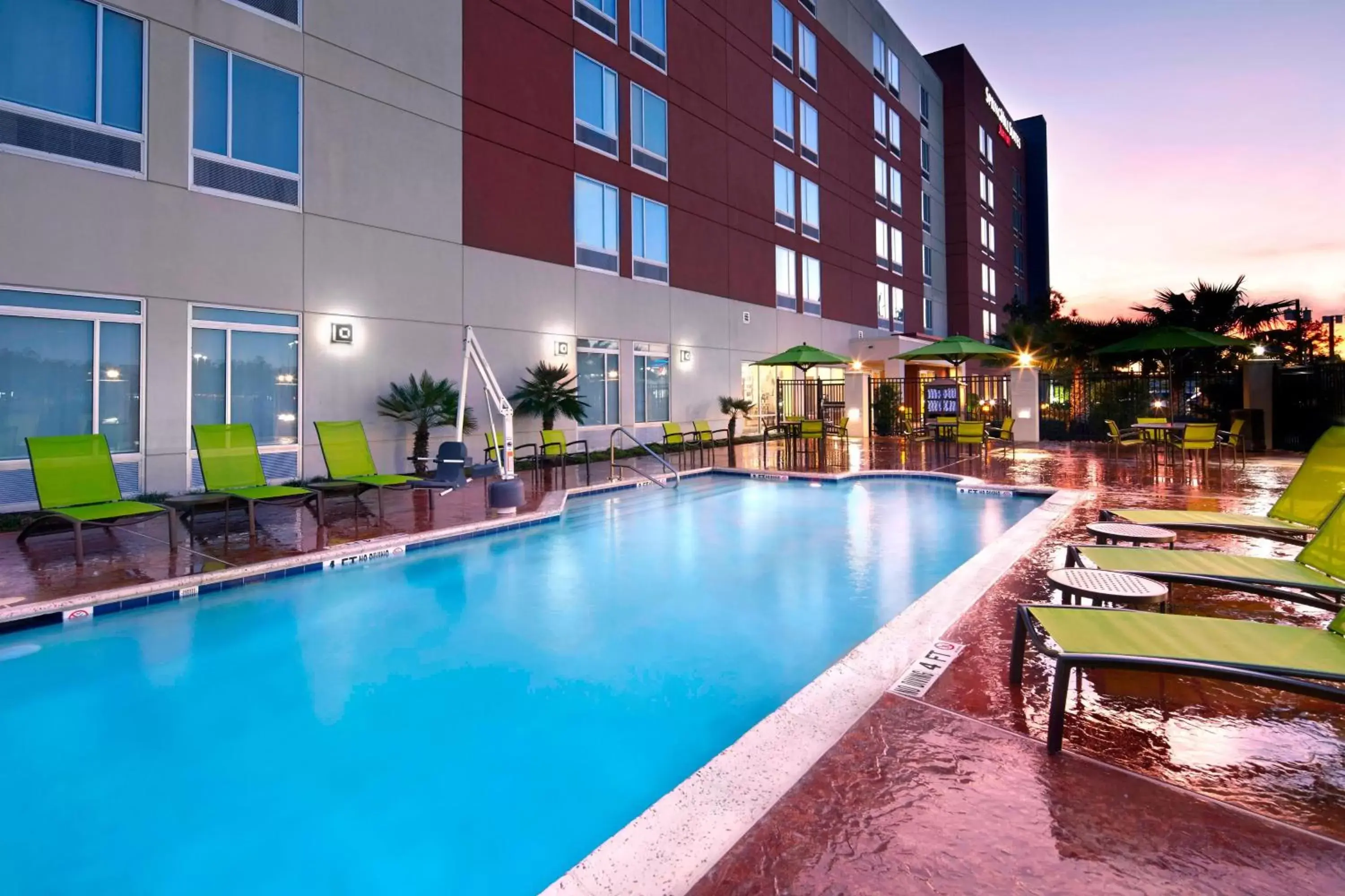 Swimming Pool in SpringHill Suites Houston Intercontinental Airport