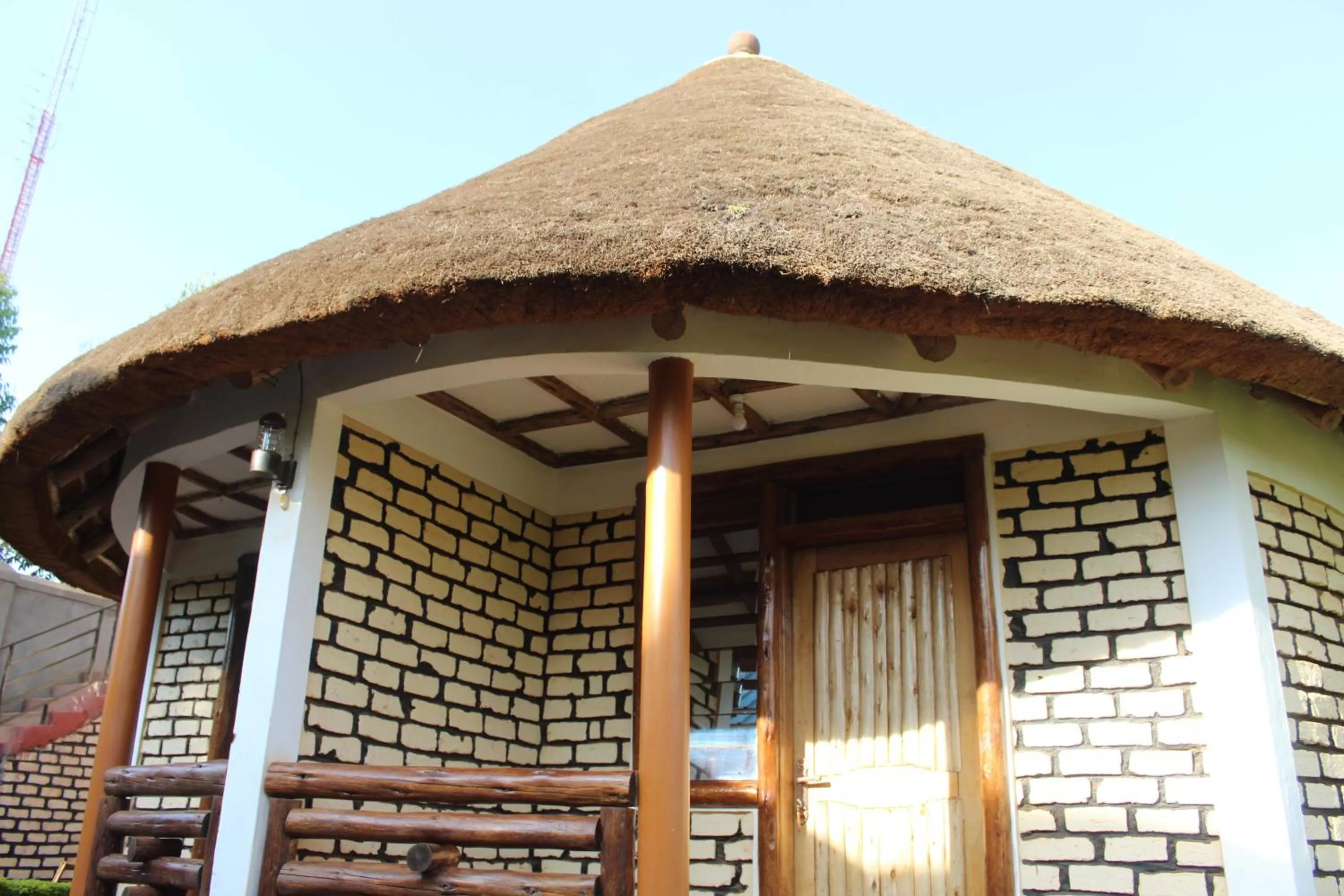 Property building in Elite Backpackers Services