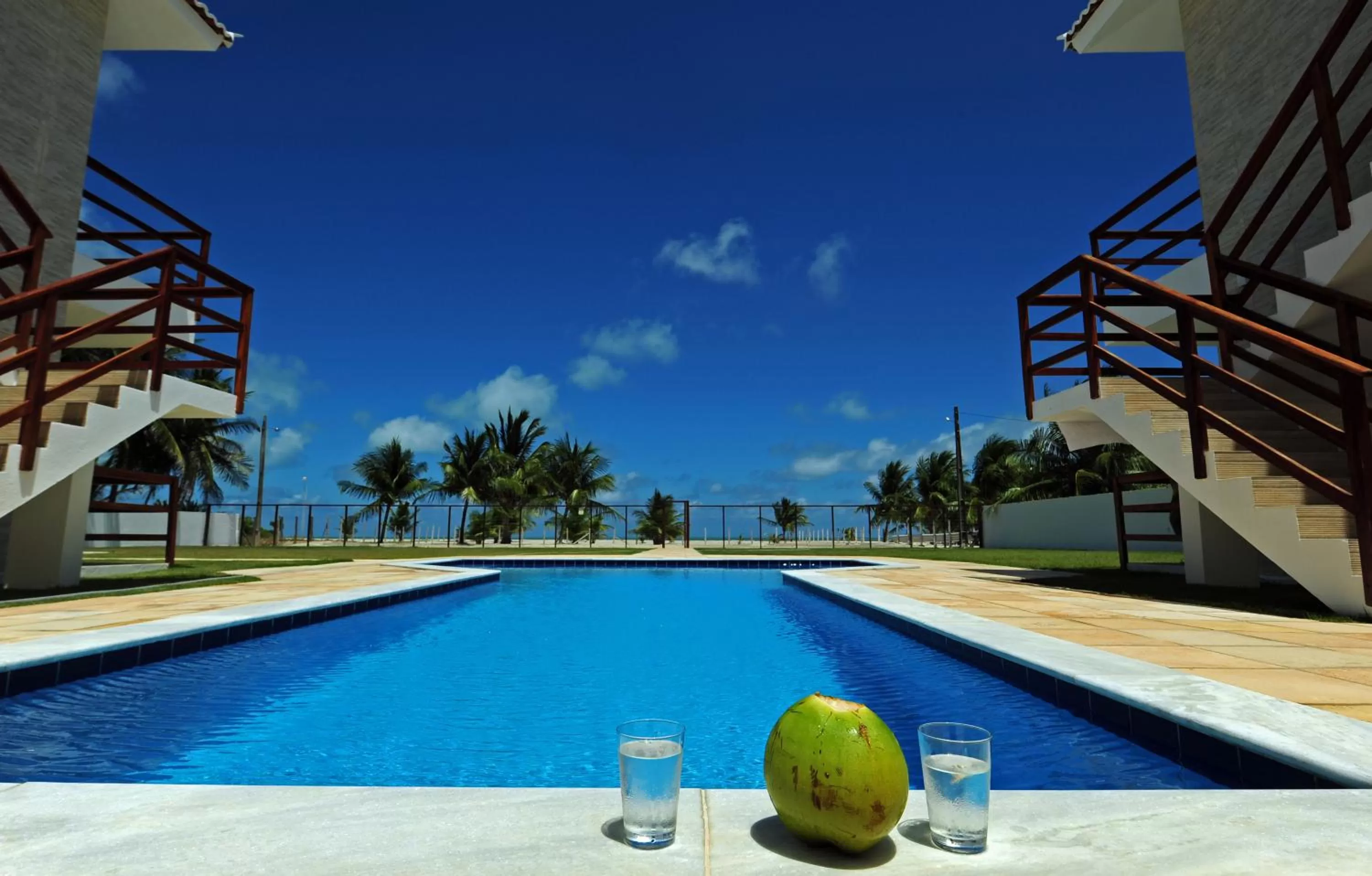 Swimming pool in Manga Verde Beach Residence
