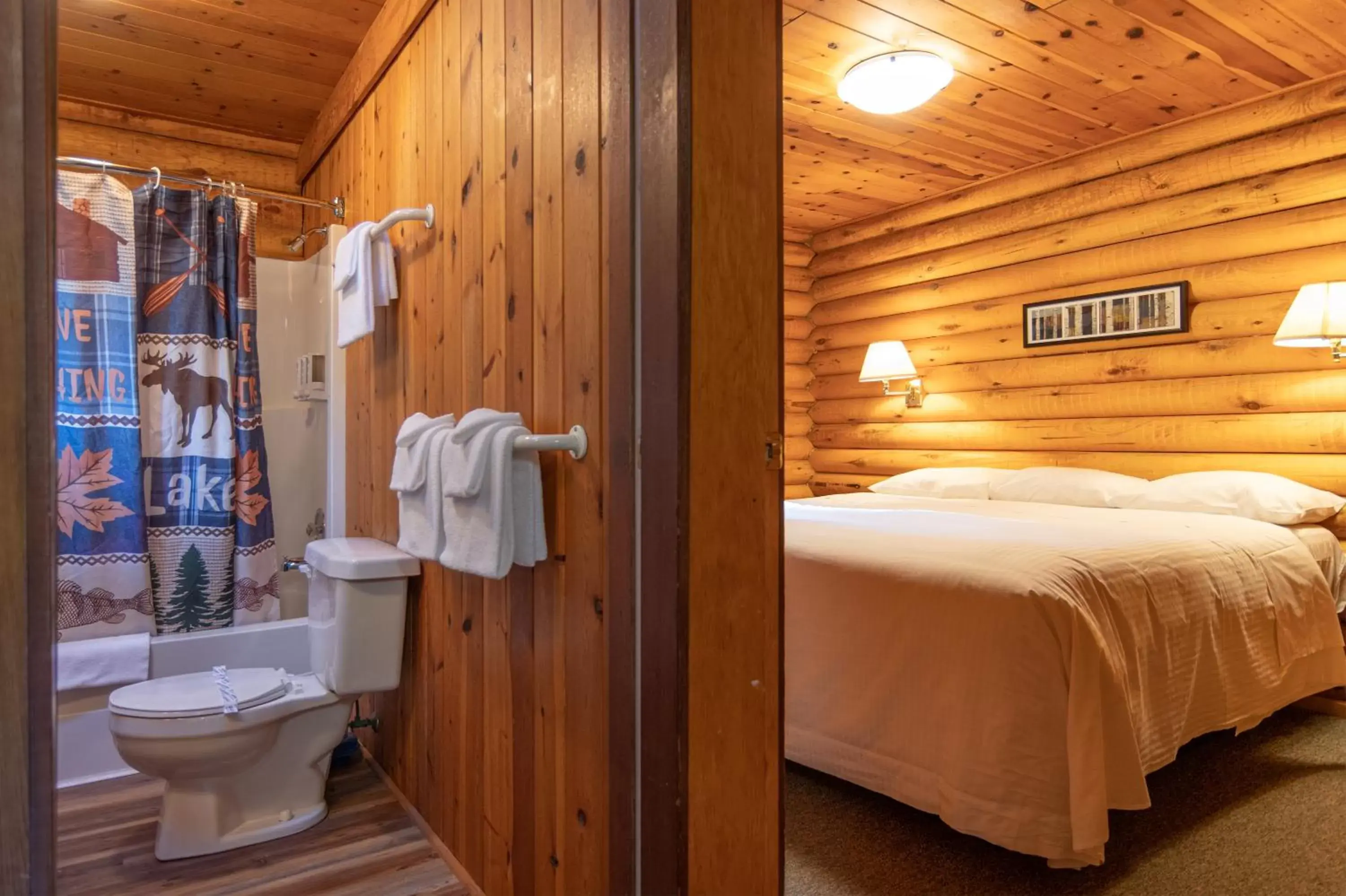 Bathroom in Cusheon Lake Resort