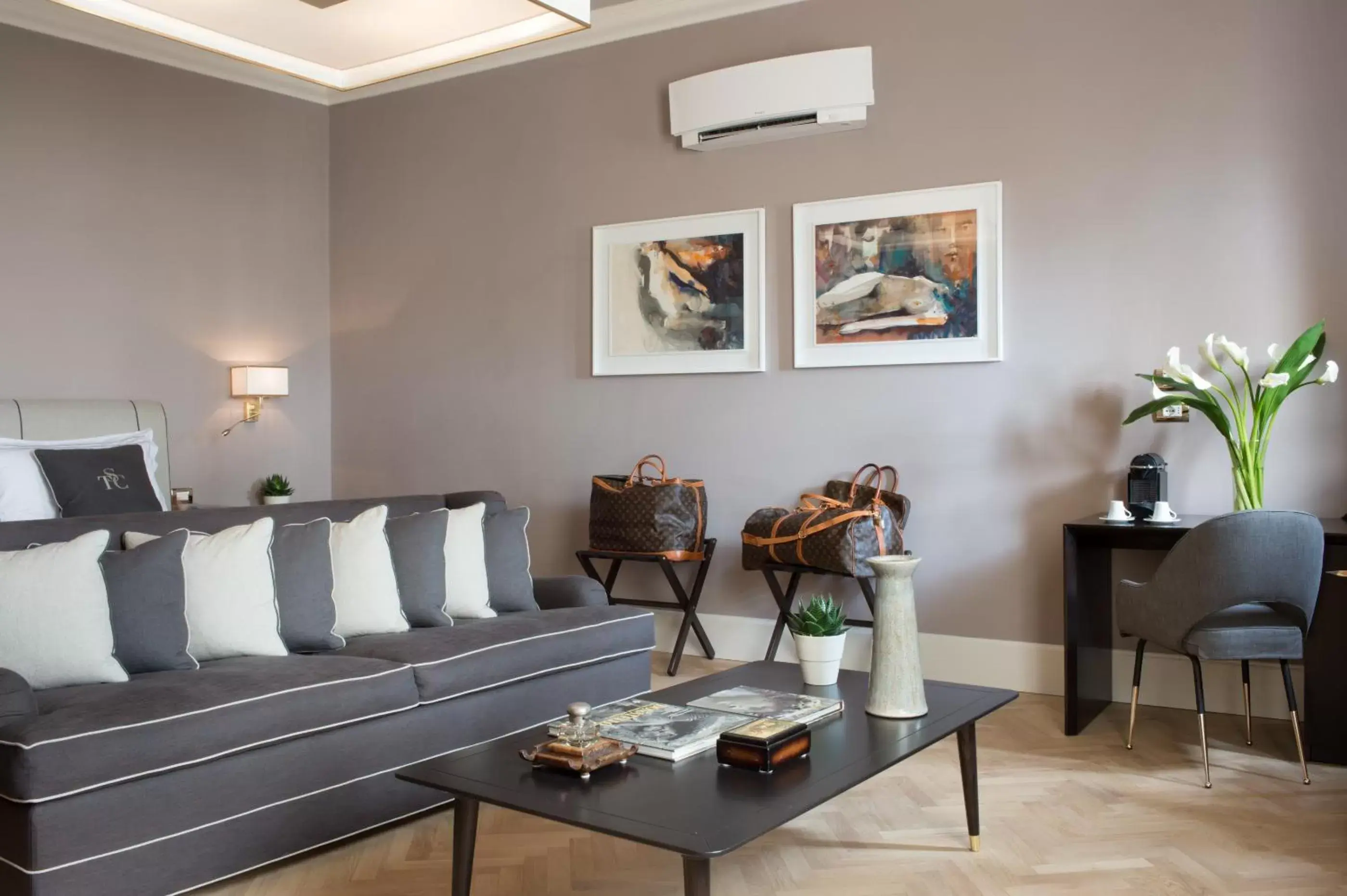 Seating area in Tornabuoni Suites Collection Residenza D'Epoca