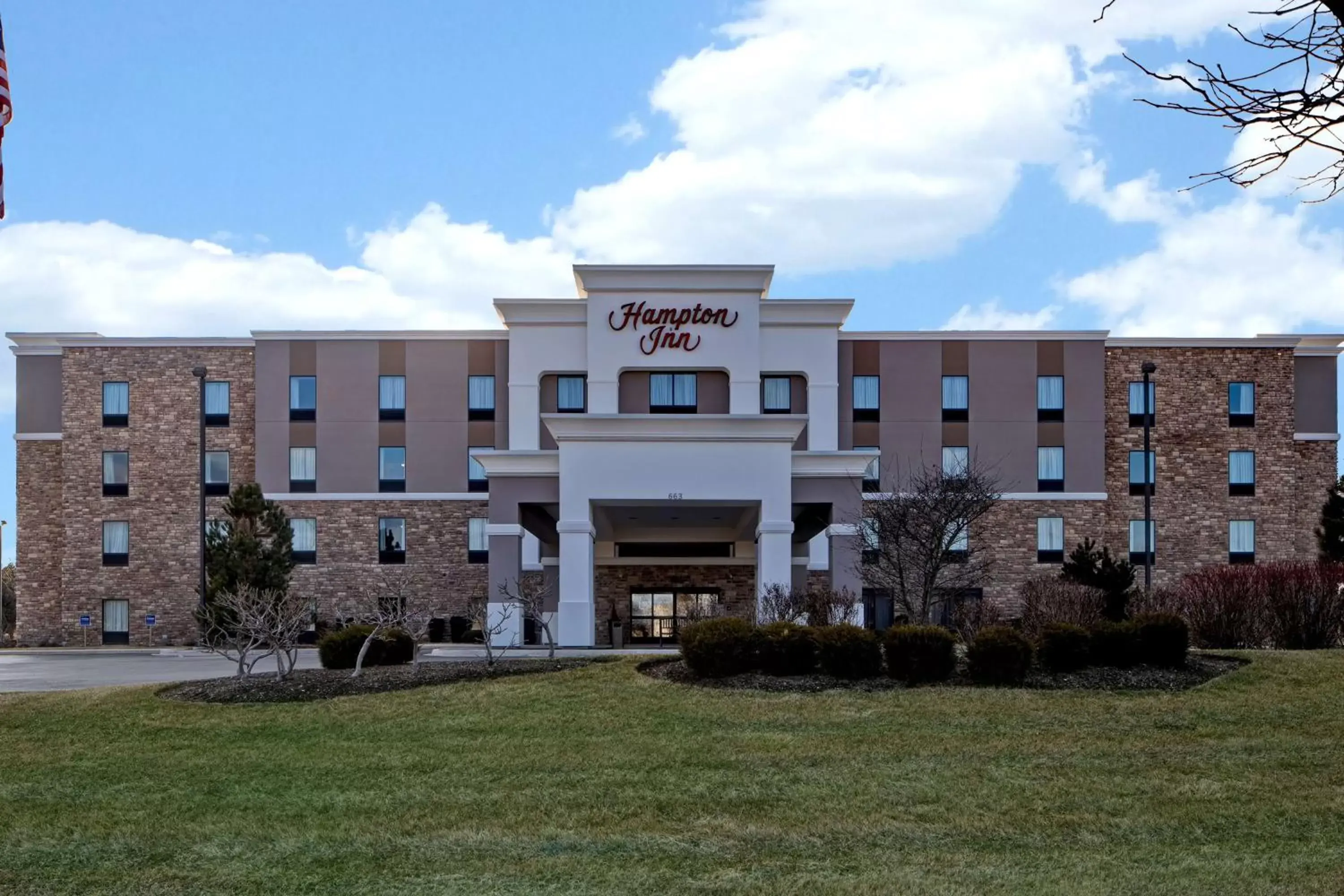 Property building in Hampton Inn Dekalb - Near the University Property building in Hampton Inn Dekalb - Near the University