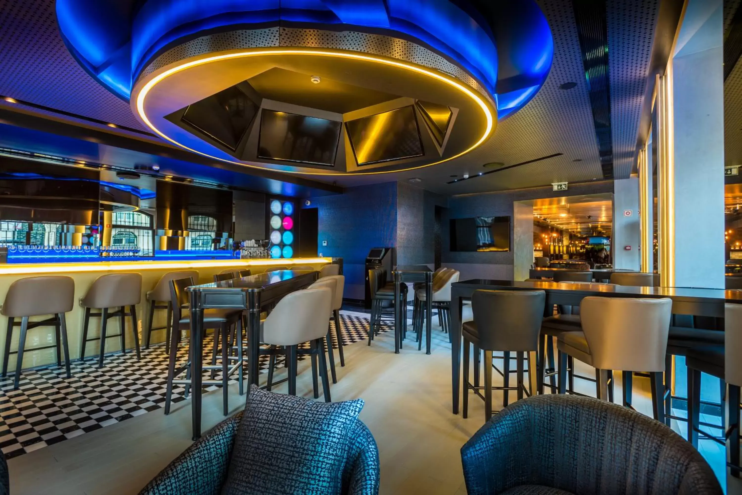 Lounge or bar, Restaurant/Places to Eat in Pestana CR7 Lisboa
