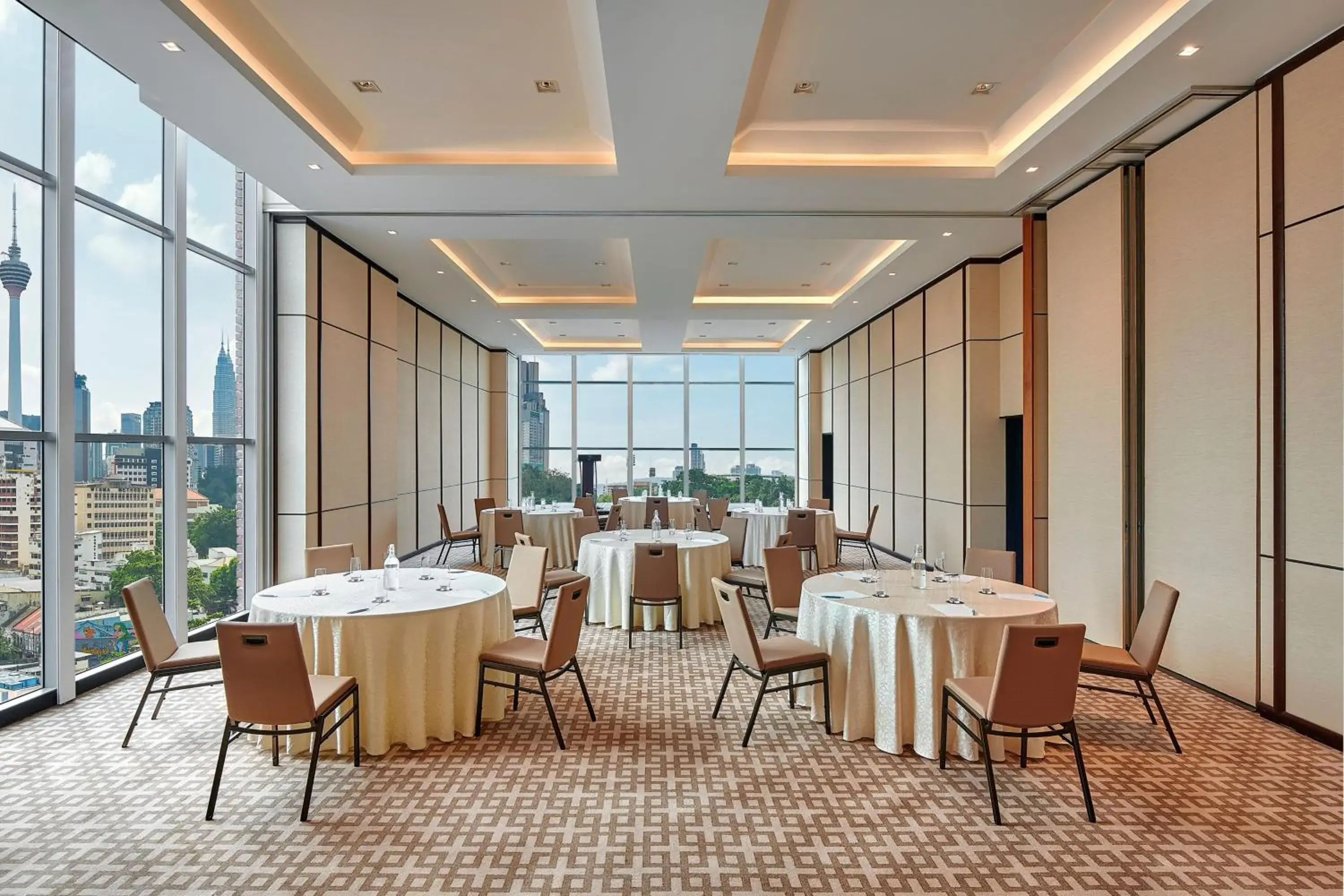 Meeting/conference room, Restaurant/Places to Eat in Four Points by Sheraton Kuala Lumpur, Chinatown