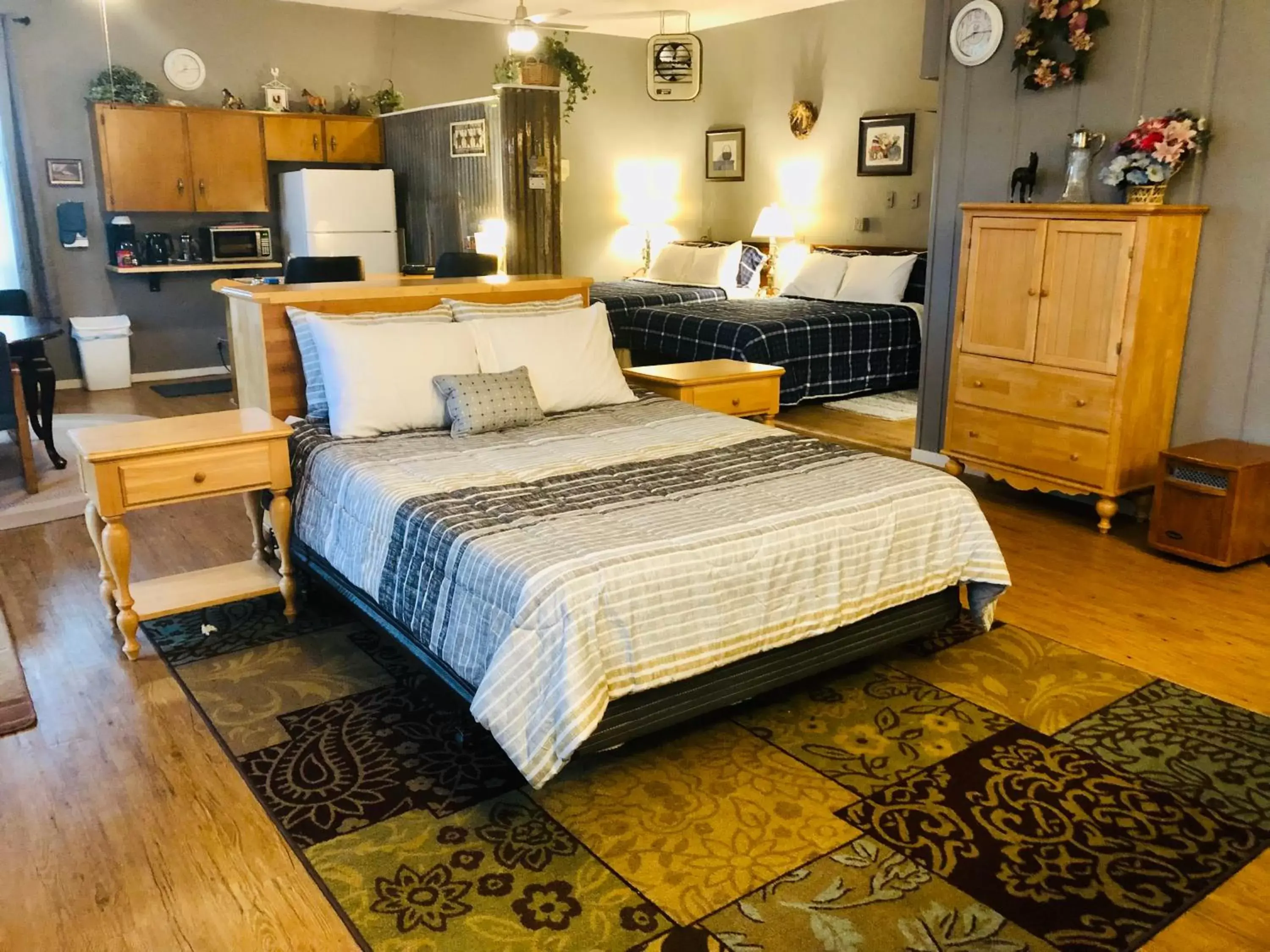 Bedroom, Bed in Salmon River Inn