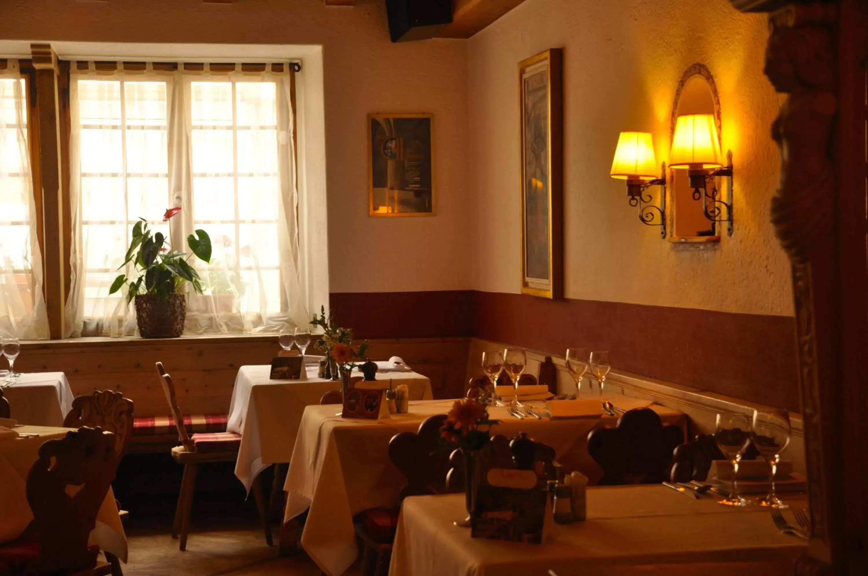 Restaurant/Places to Eat in Poschiavo Suisse Hotel