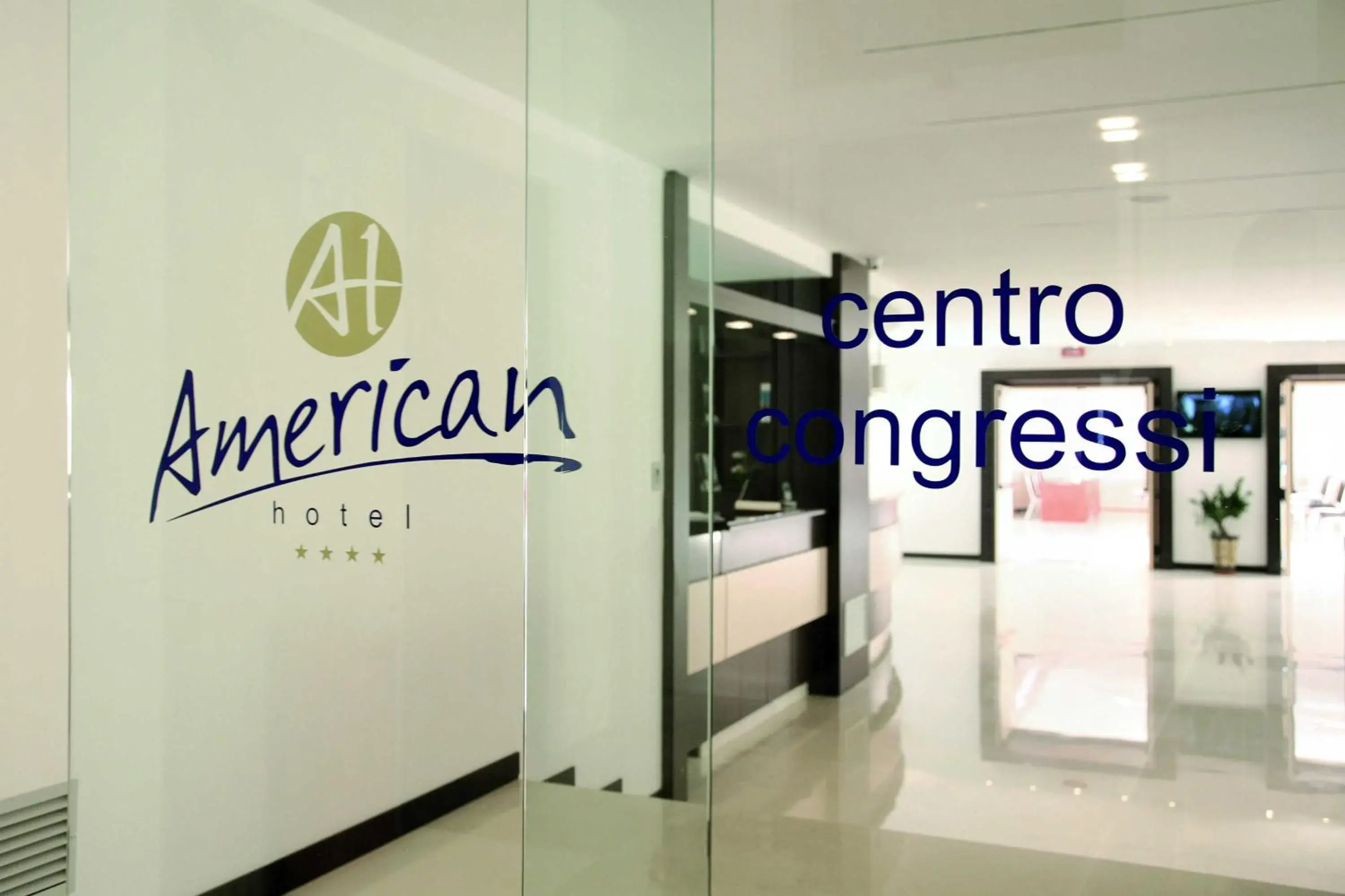 Business facilities, Property Logo/Sign in American Hotel