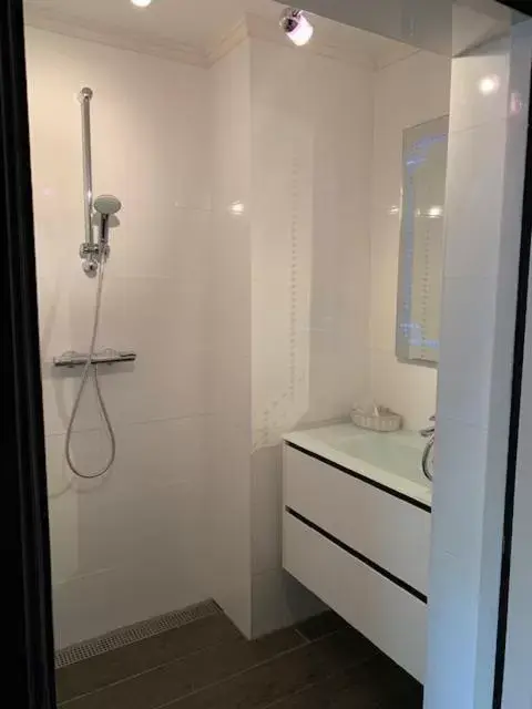Bathroom in Hotel Johannes Vermeer Delft