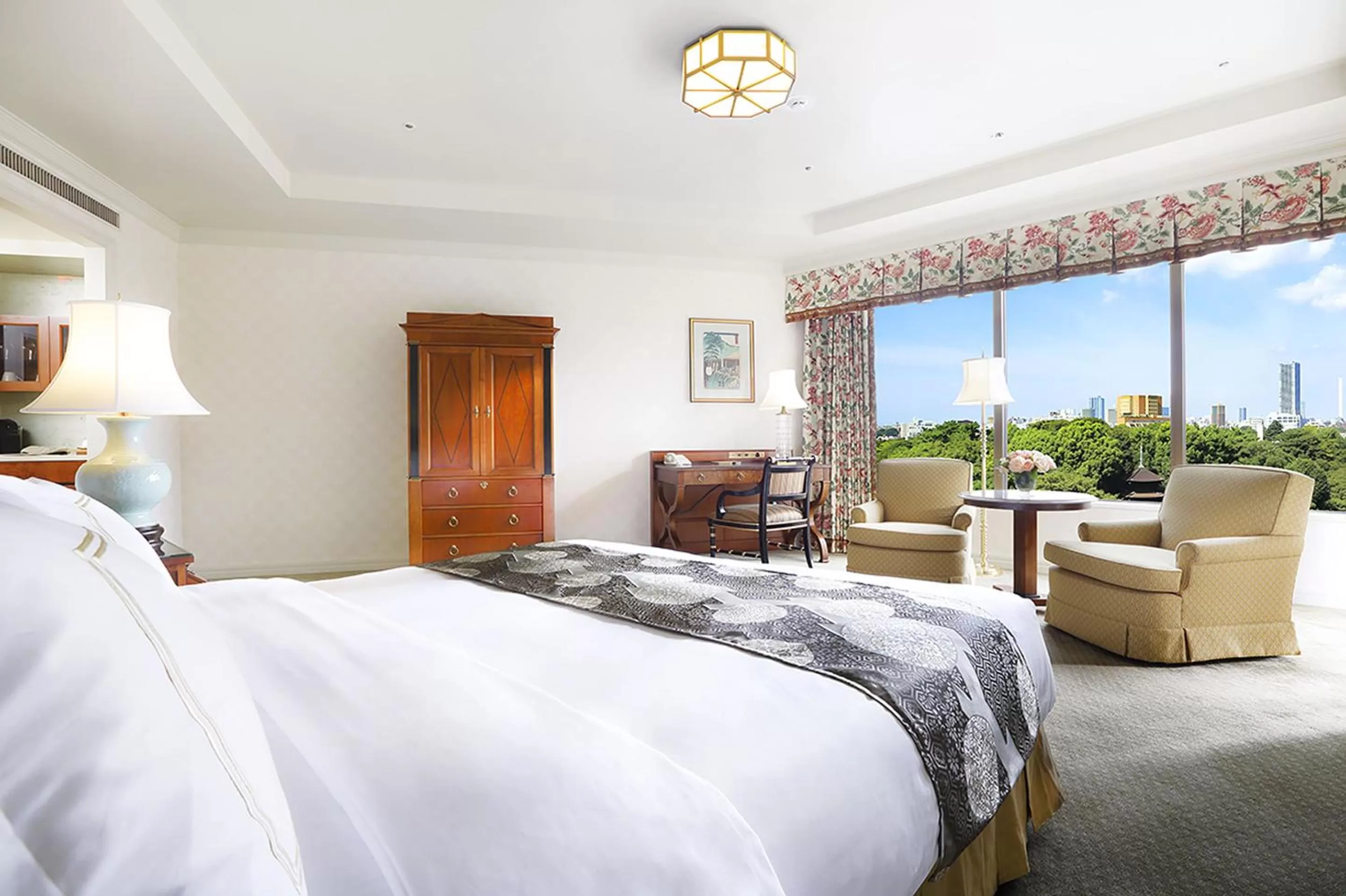 Photo of the whole room, Bed in Hotel Chinzanso Tokyo