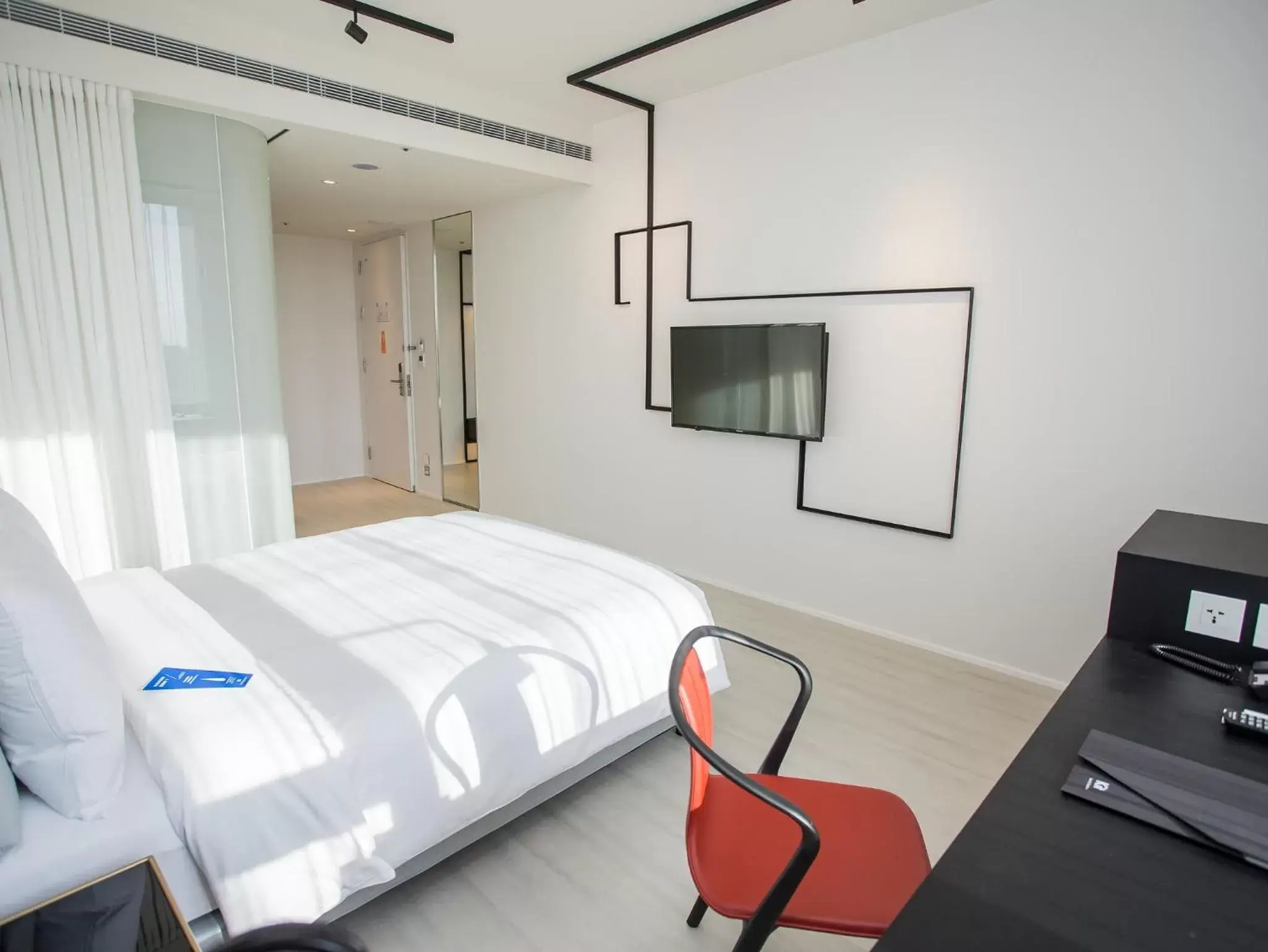 Photo of the whole room, Bed in The Place Taichung