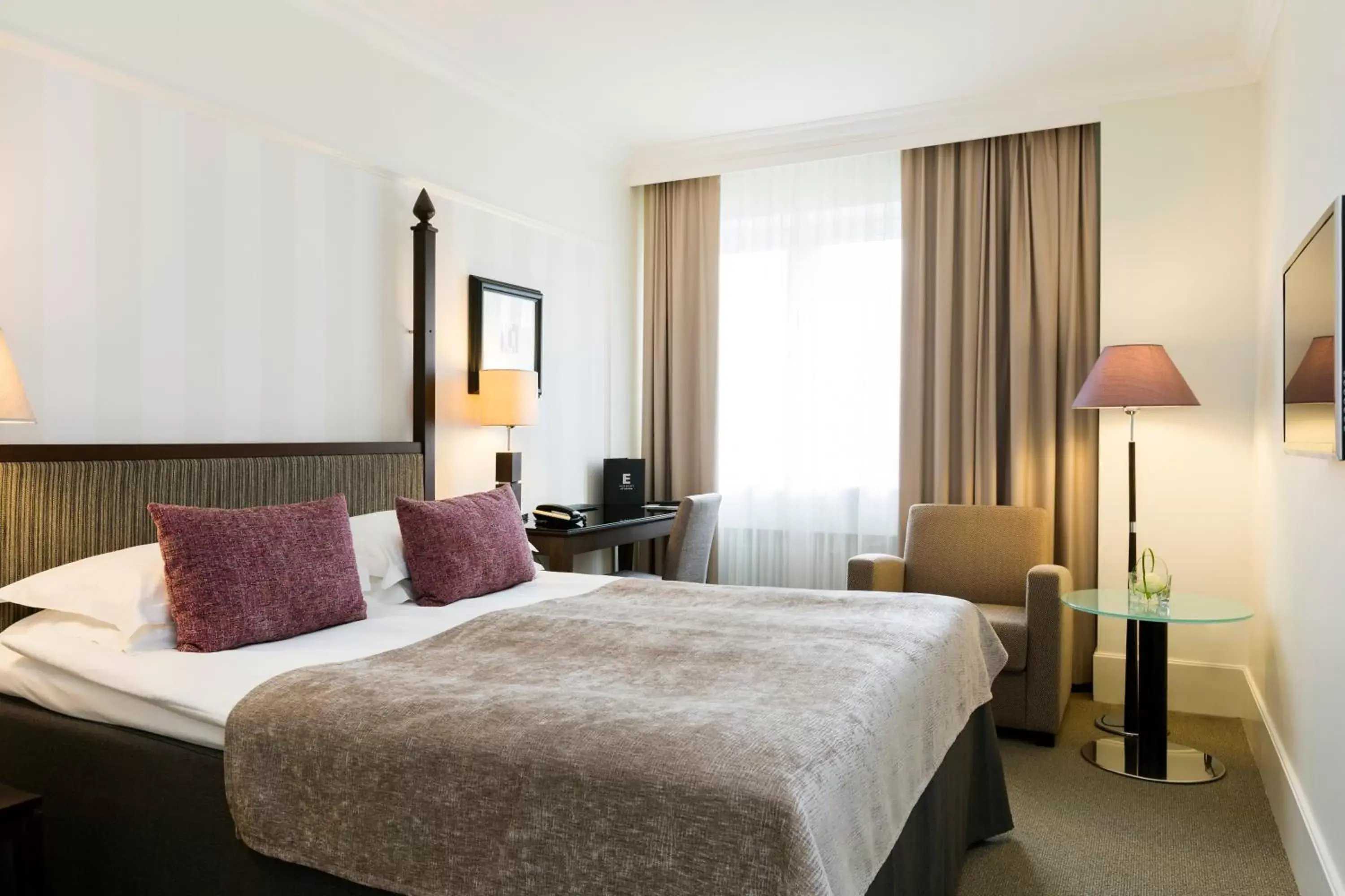 Standard Queen Room in Elite Park Avenue Hotel Standard Queen Room in Elite Park Avenue Hotel