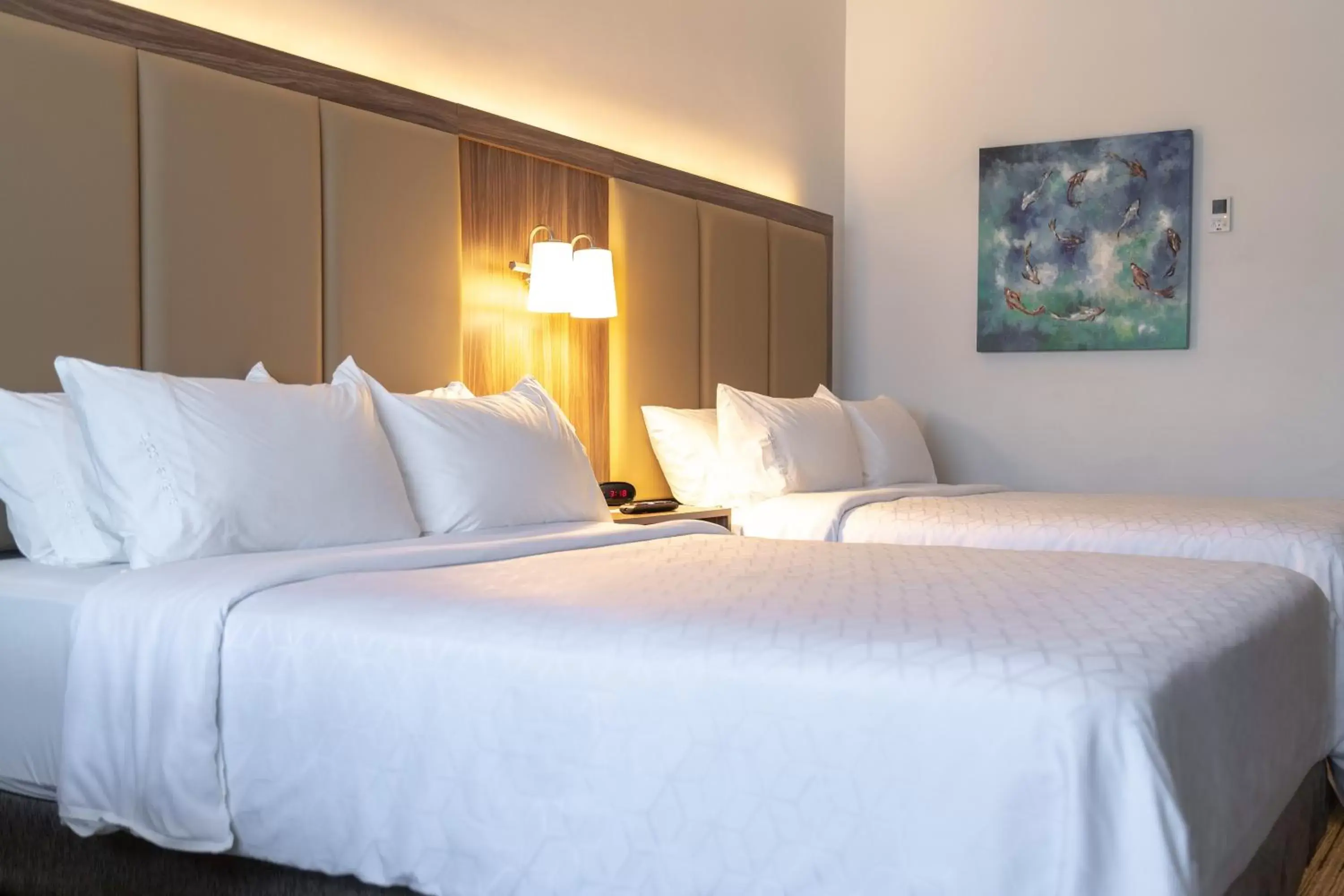 Bed in Holiday Inn Express & Suites - Ensenada Centro, an IHG Hotel