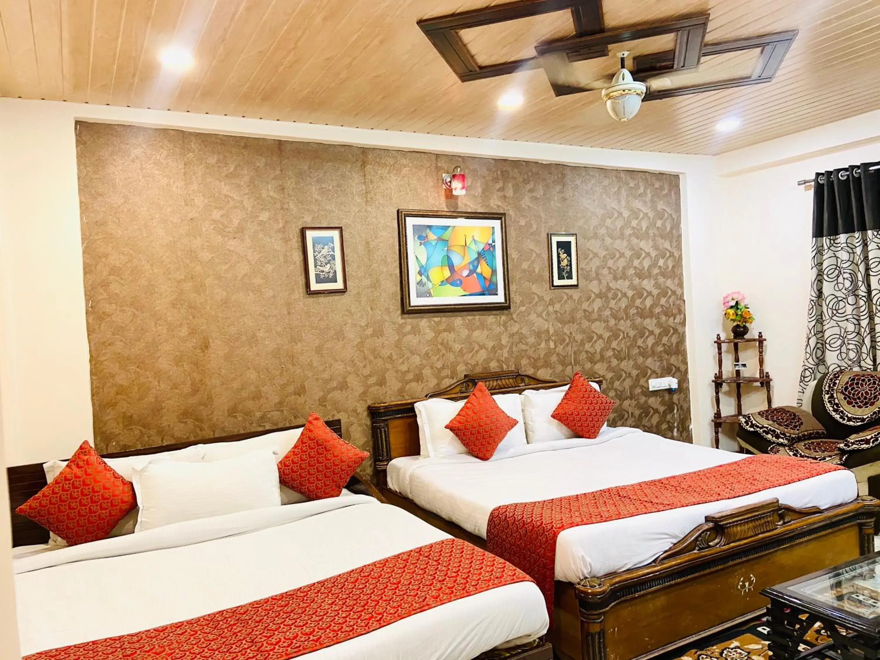 Bedroom, Bed in Hotel Meenakshi Udaipur
