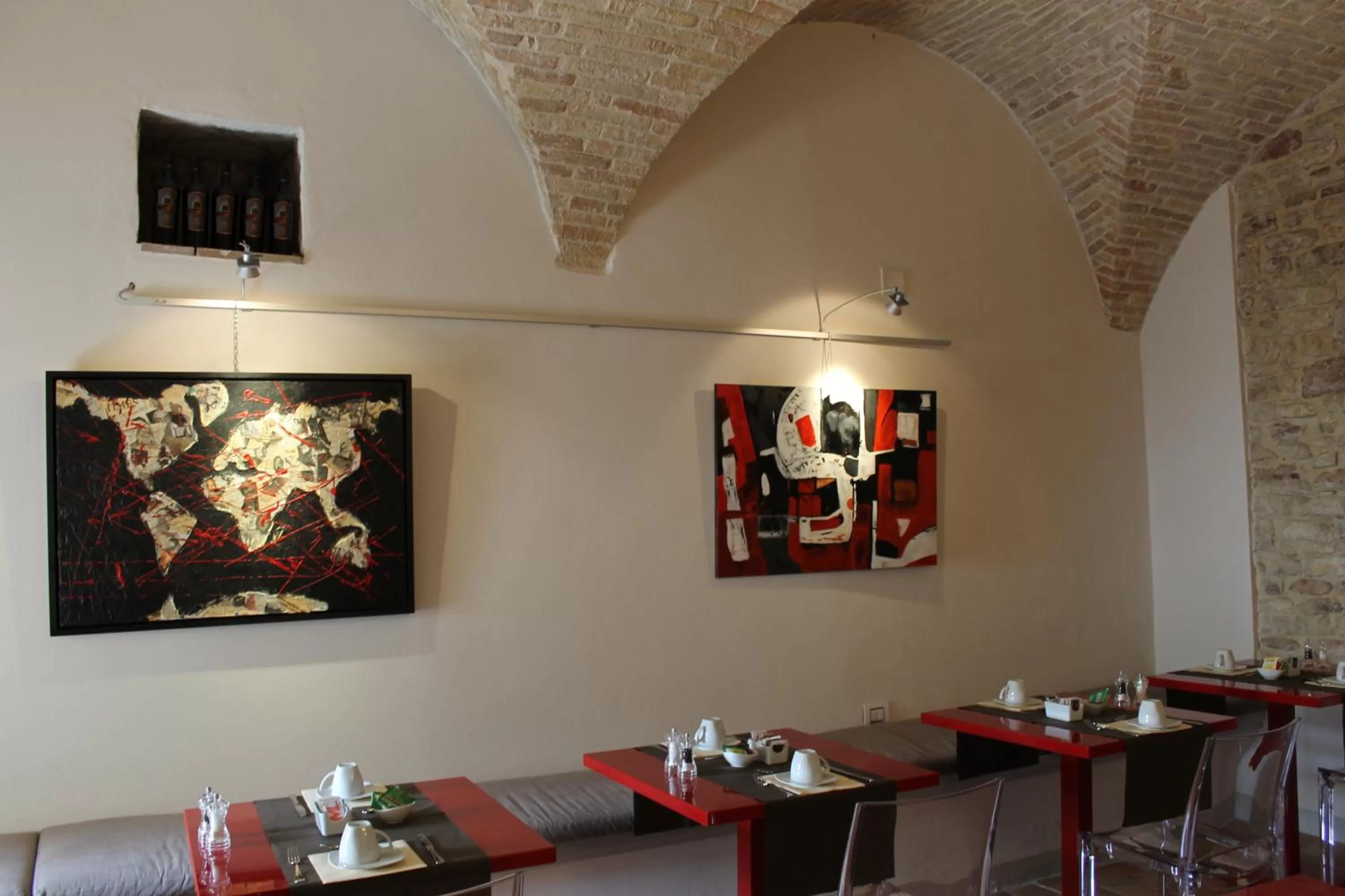 Restaurant/places to eat in Hotel Sorella Luna