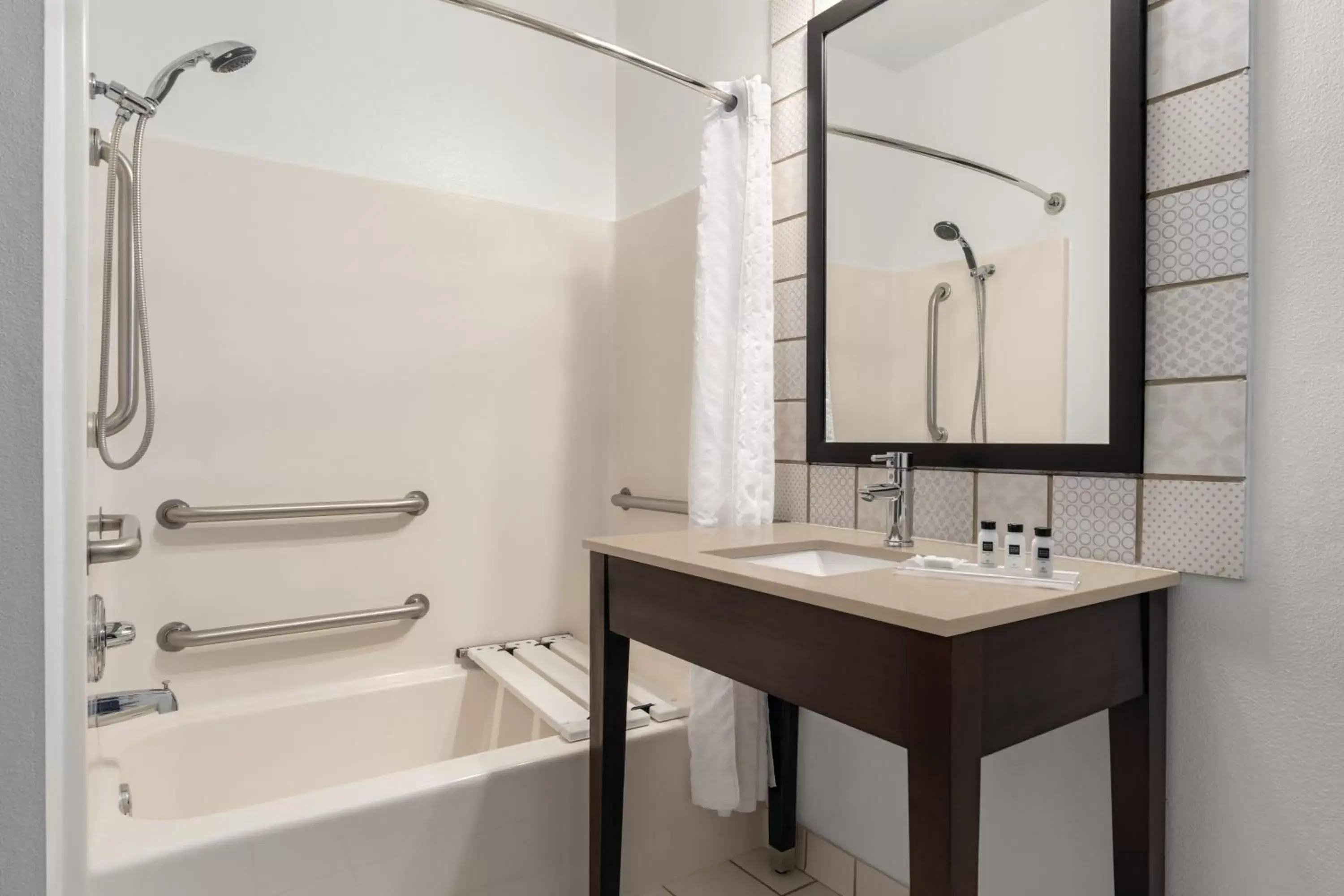 Shower, Bathroom in Country Inn & Suites by Radisson, Big Flats (Elmira), NY