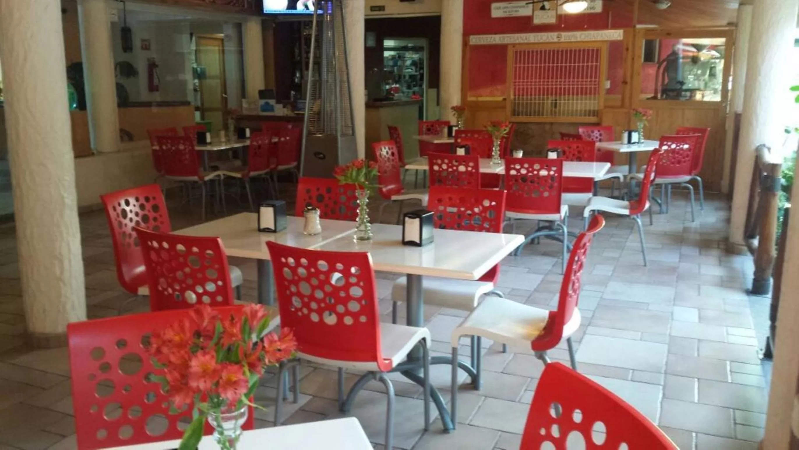 Restaurant/places to eat in Hotel Palapa Palace