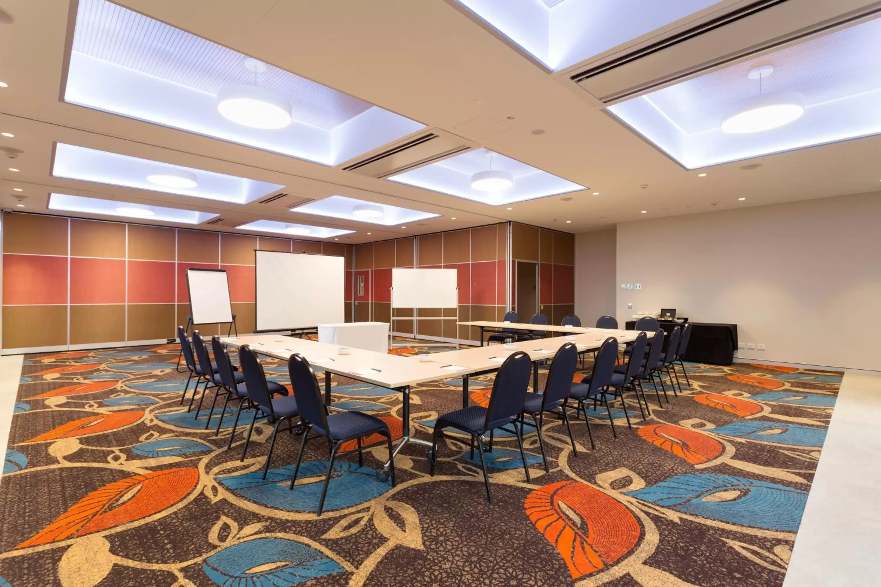 Banquet/Function facilities in Calamvale Hotel Suites and Conference Centre