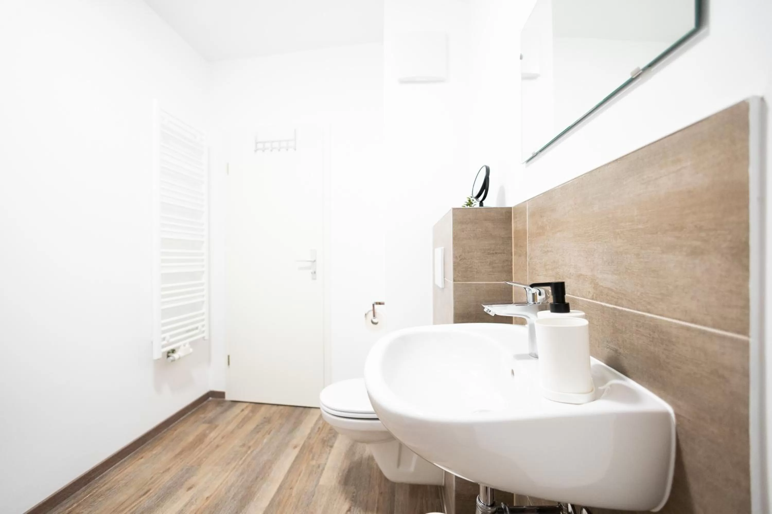 Bathroom in Apartments am Neuen Theater - Altstadt - Zentral - Küche - Wifi - Powered by Ko-Living