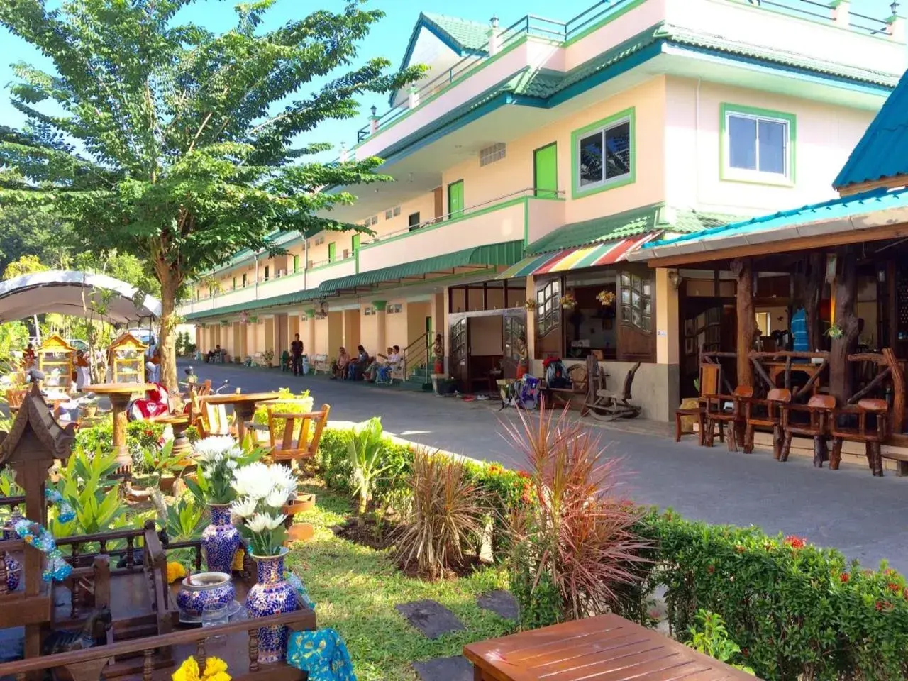 Property Building in J.Holiday Inn Krabi