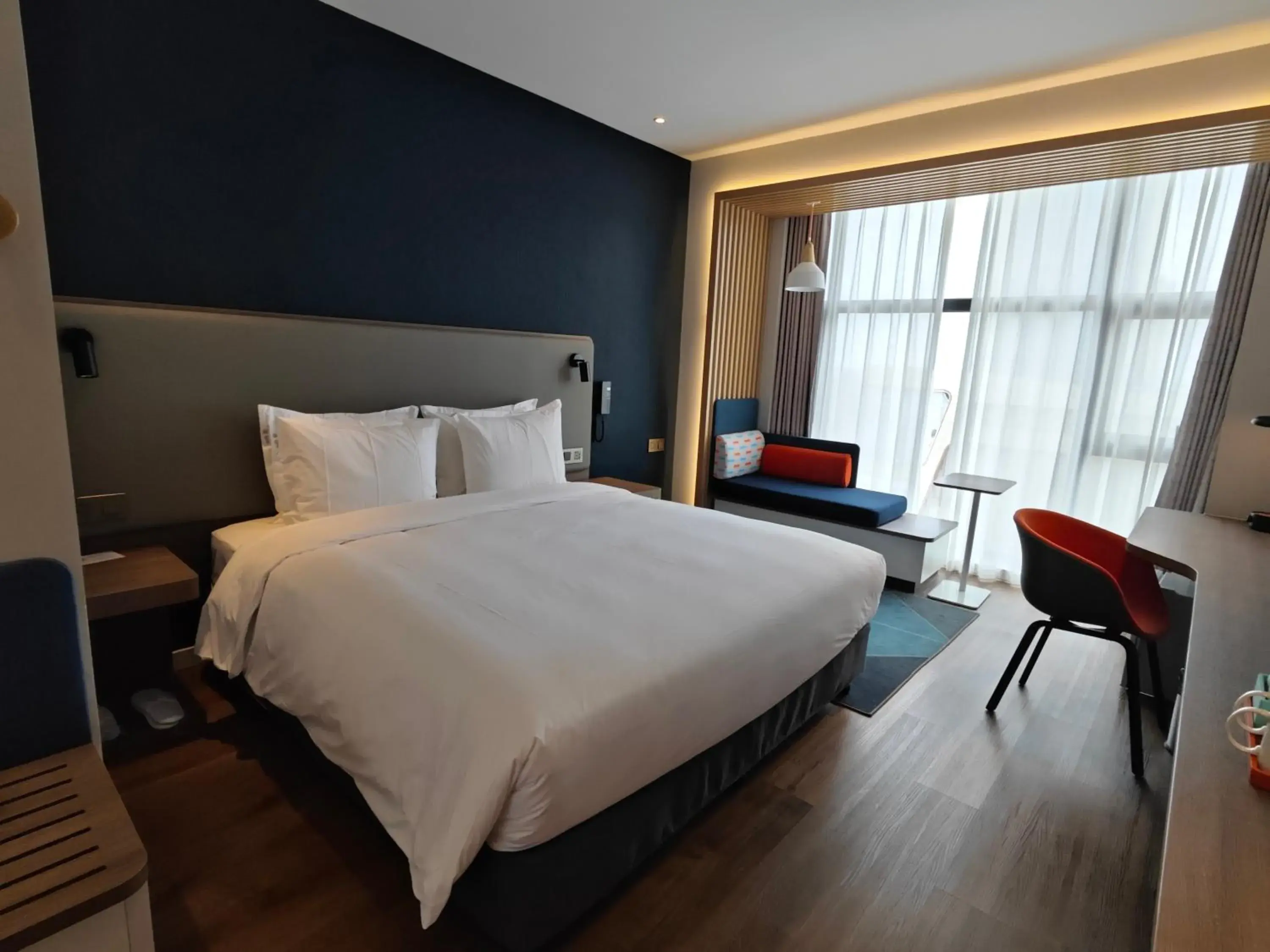 Bed in Holiday Inn Express Shanghai Qingpu New City, an IHG Hotel