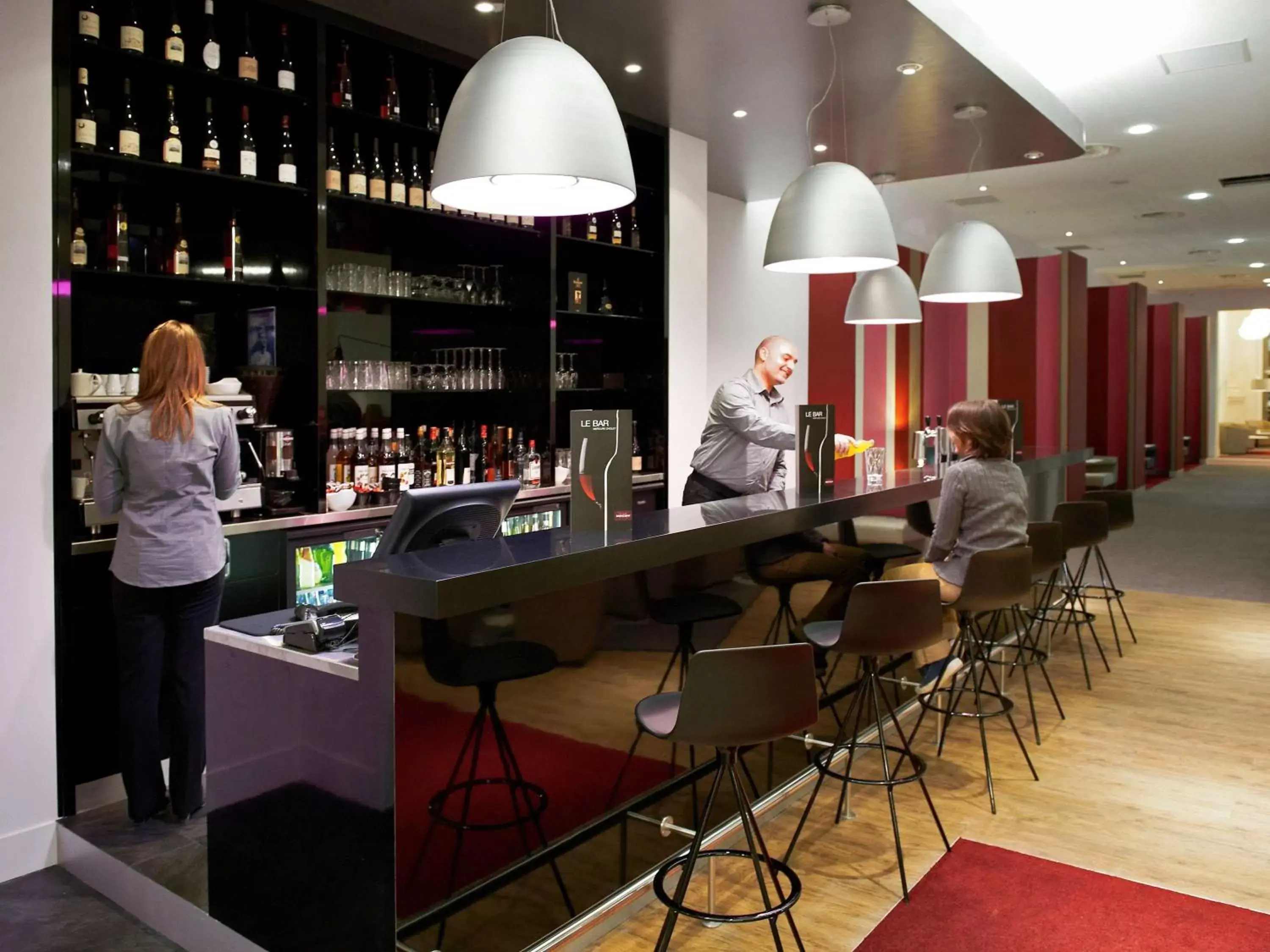 Lounge or bar, Lounge/Bar in Mercure Cholet Centre