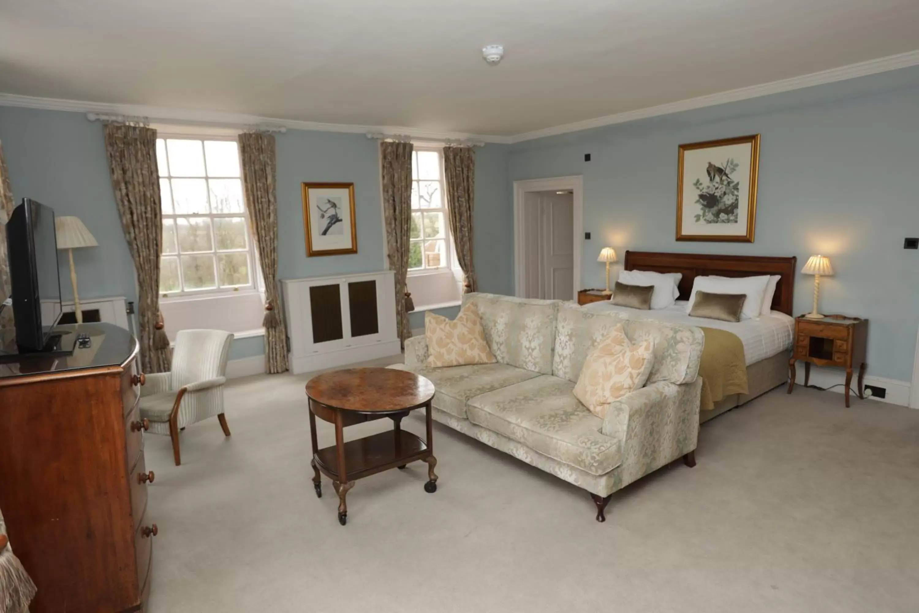 Bedroom, Seating Area in Chicheley Hall