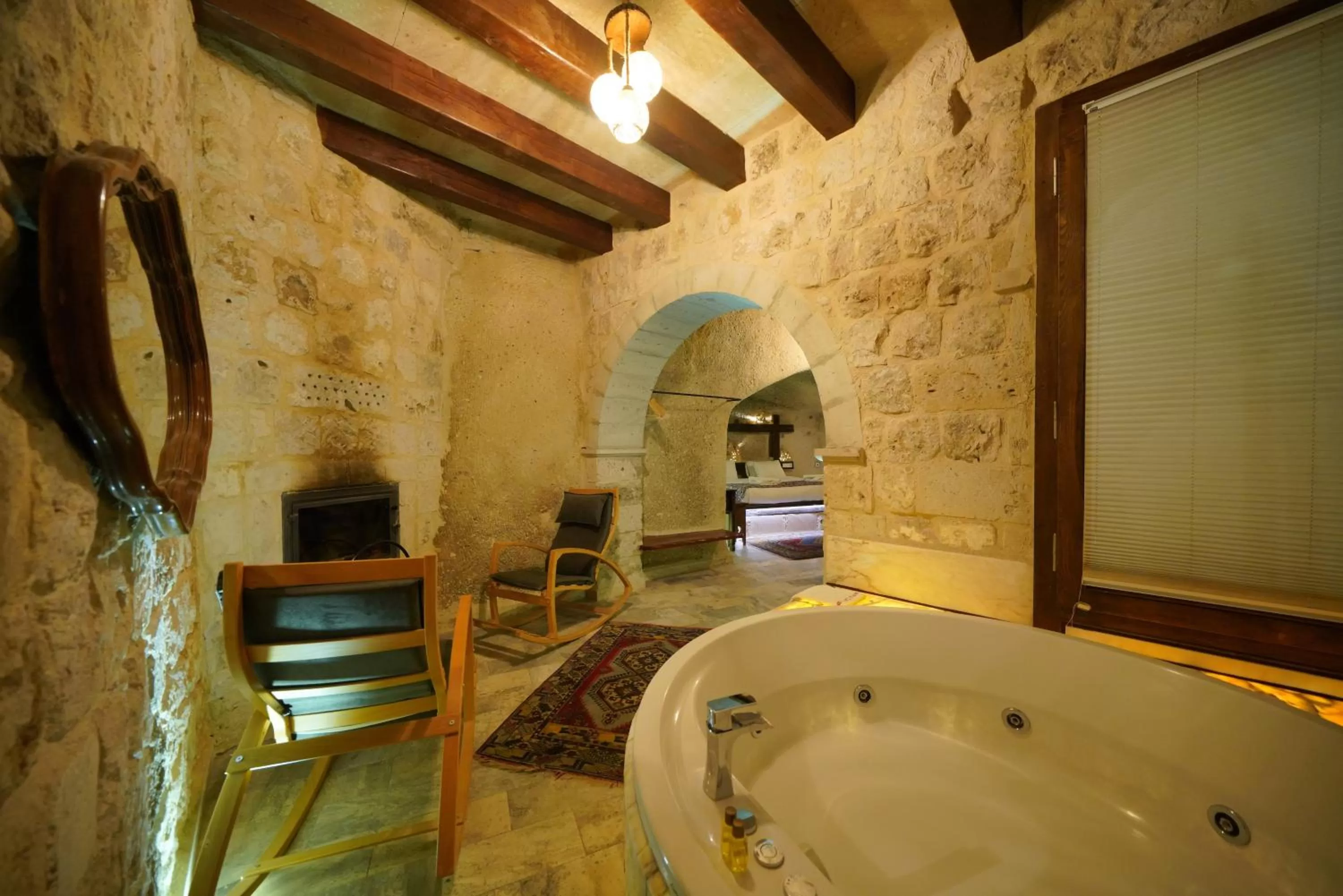 flat iron in Shoestring Cave House