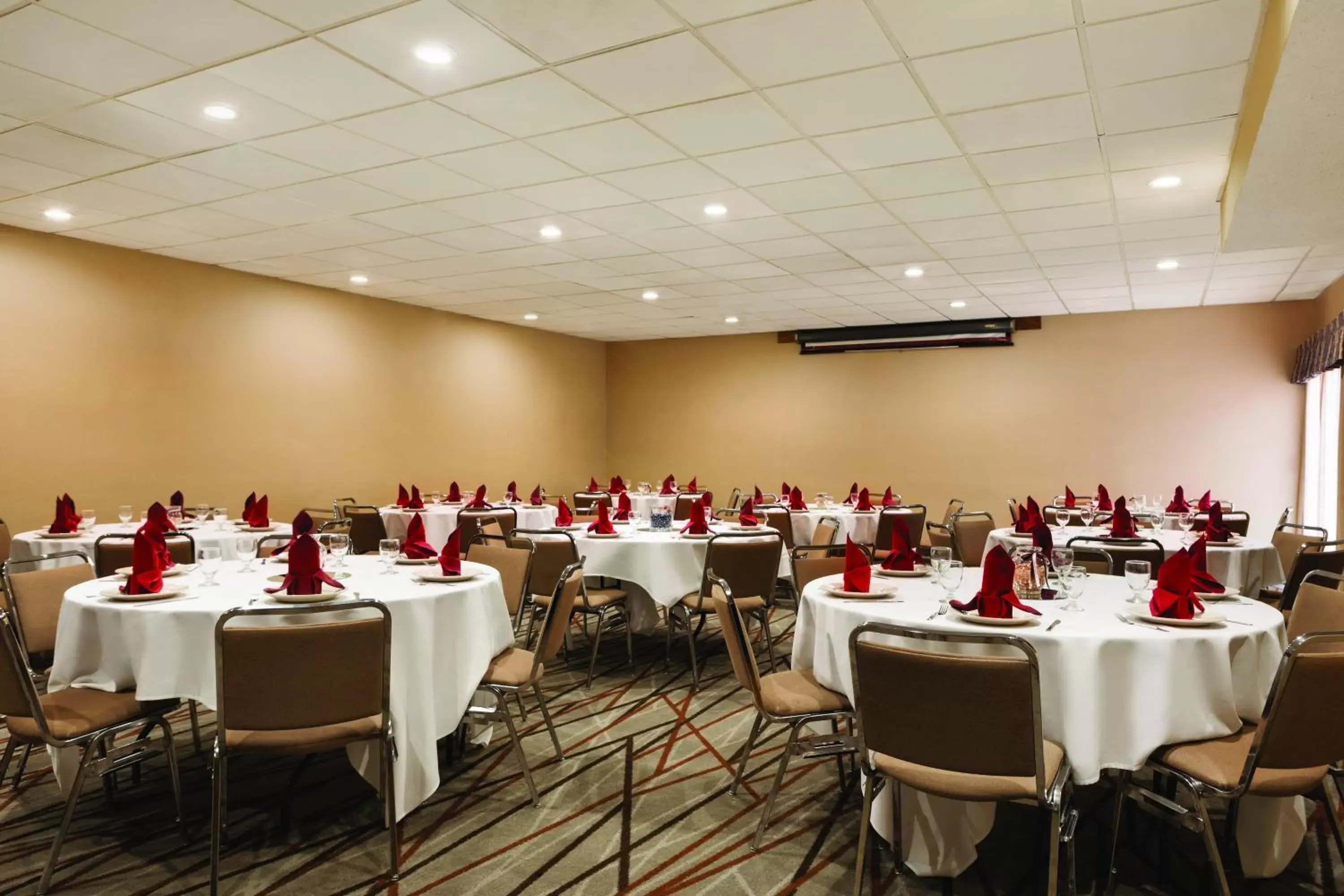 Banquet/Function facilities, Restaurant/Places to Eat in Radisson Akron-Fairlawn Copley