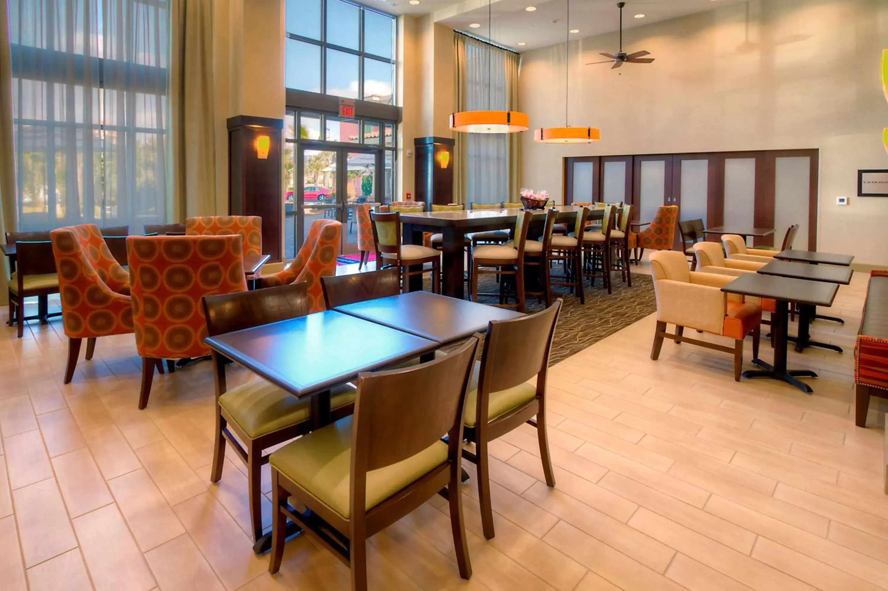 Lobby or reception, Restaurant/Places to Eat in Hampton Inn & Suites Destin