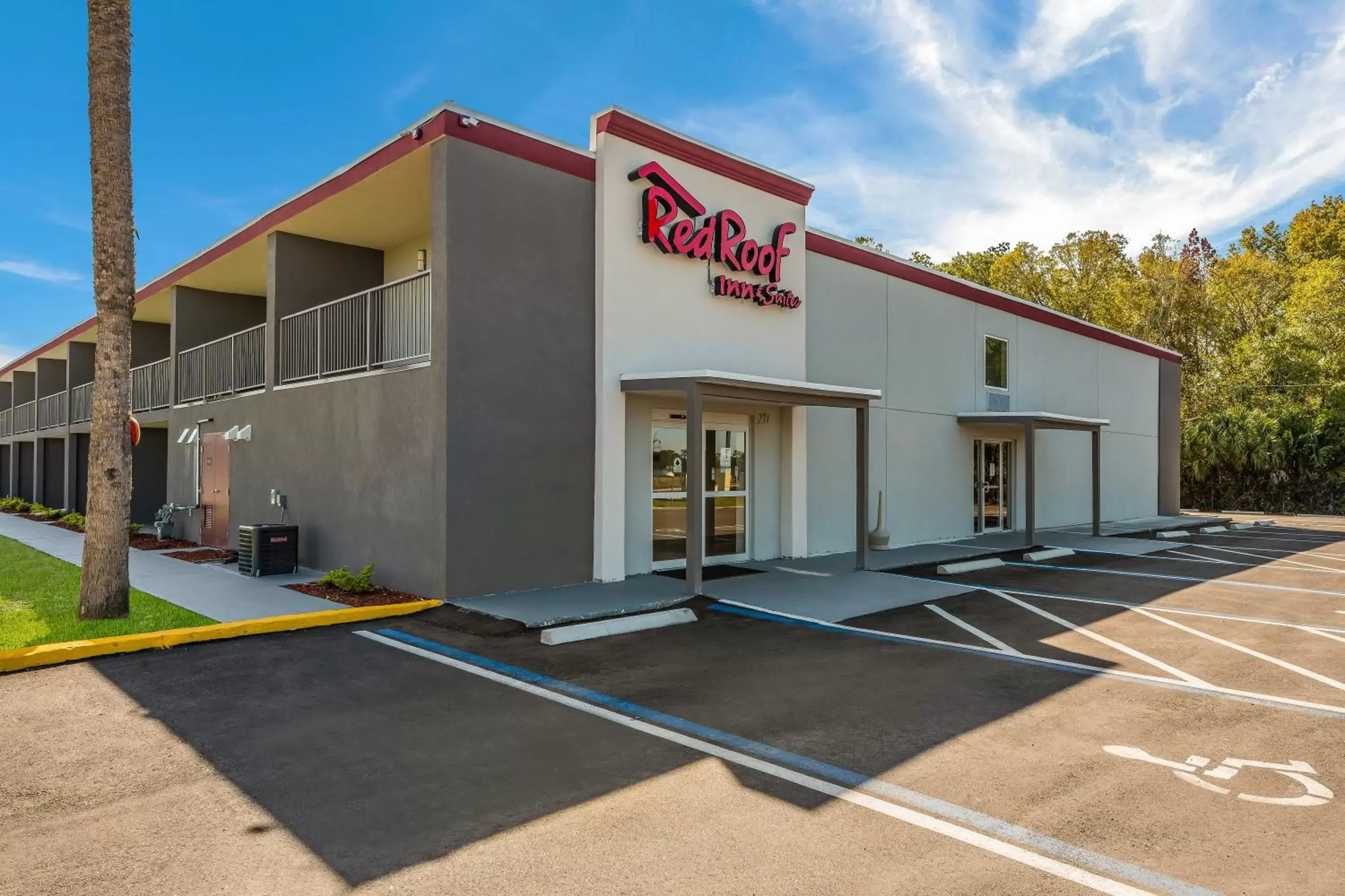 Property Building in Red Roof Inn & Suites Wildwood, FL