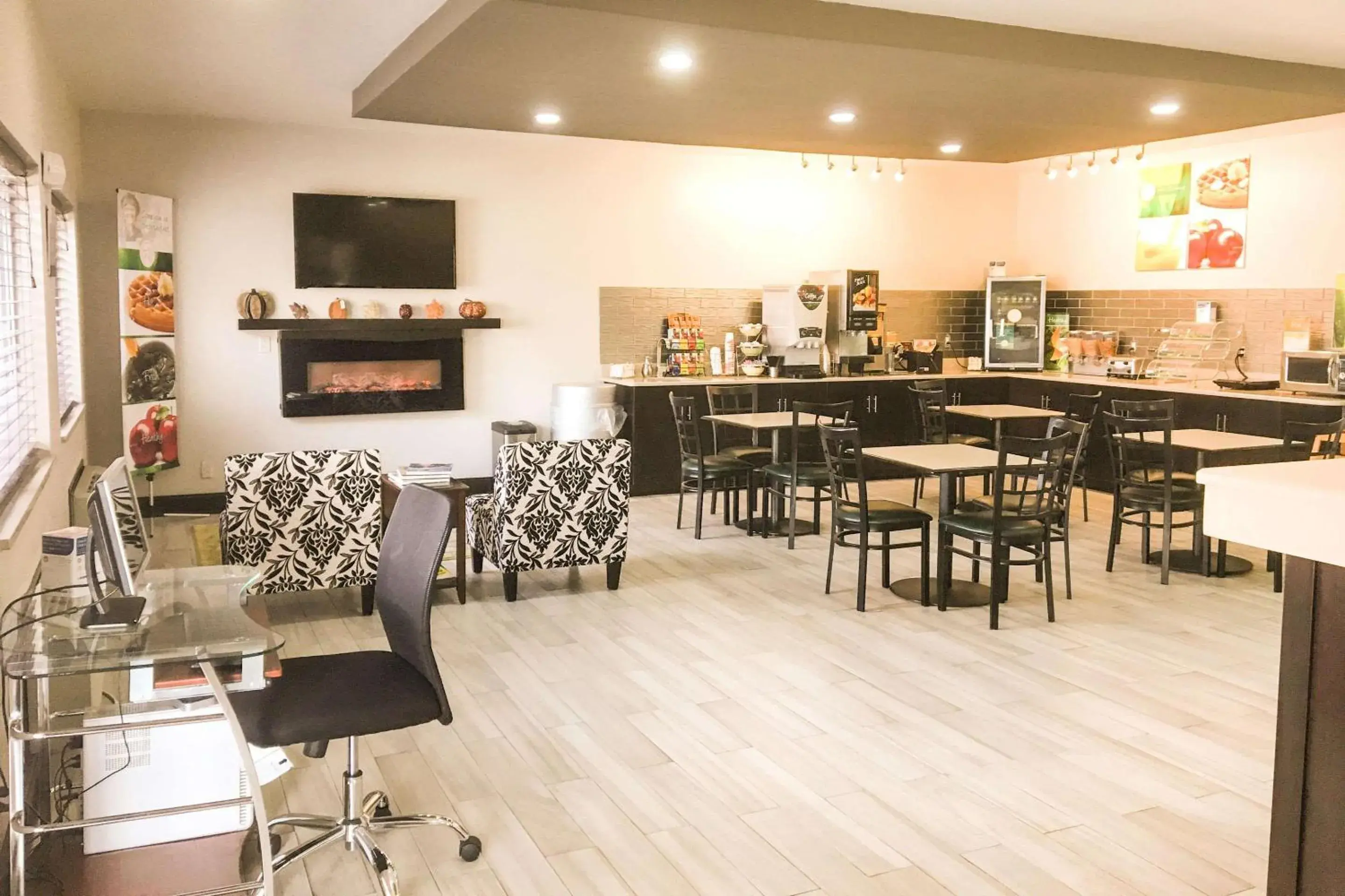 Restaurant/Places to Eat in Quality Inn & Suites Lincoln near I-55