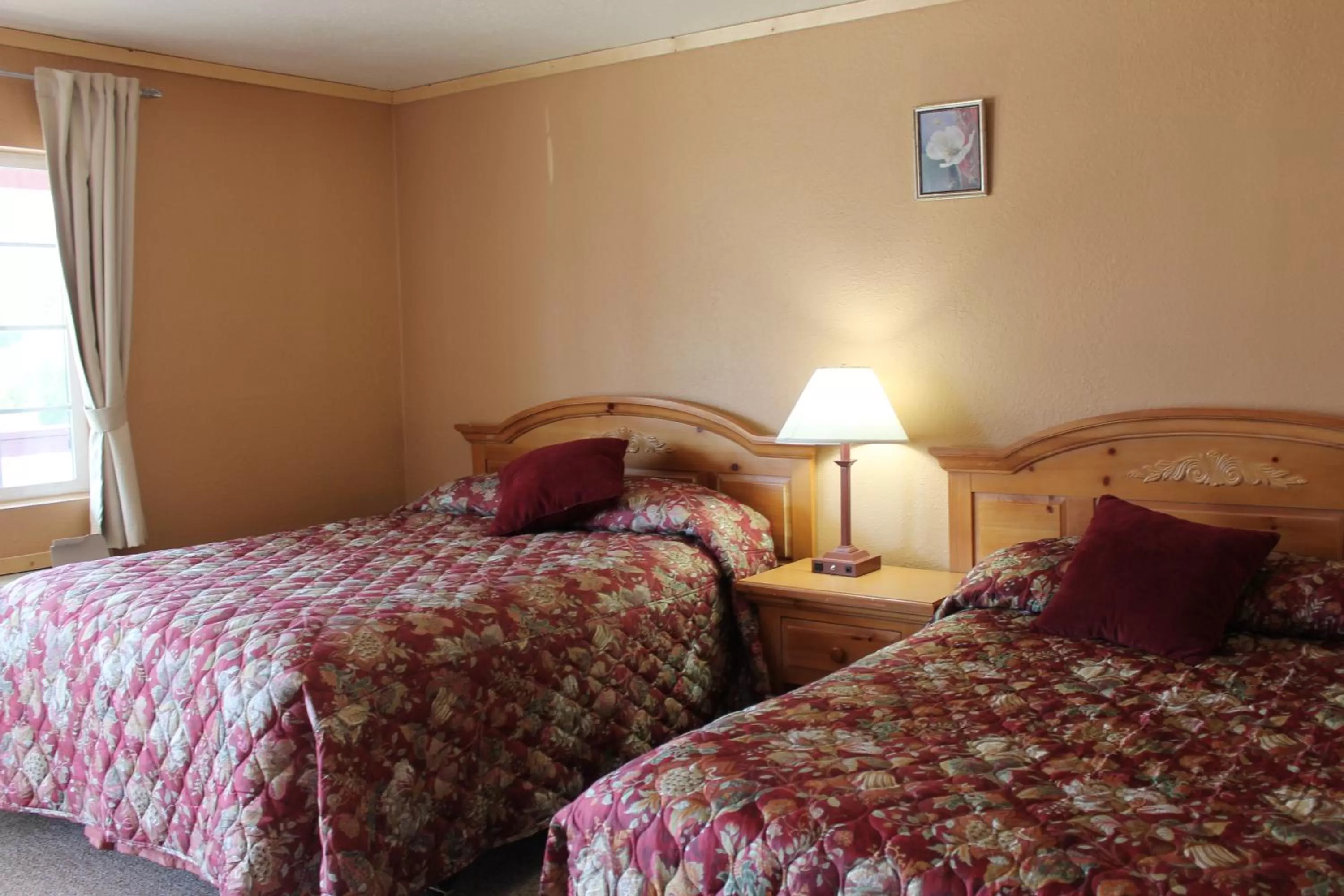 Bedroom, Bed in Whitney Portal Hotel And Hostel