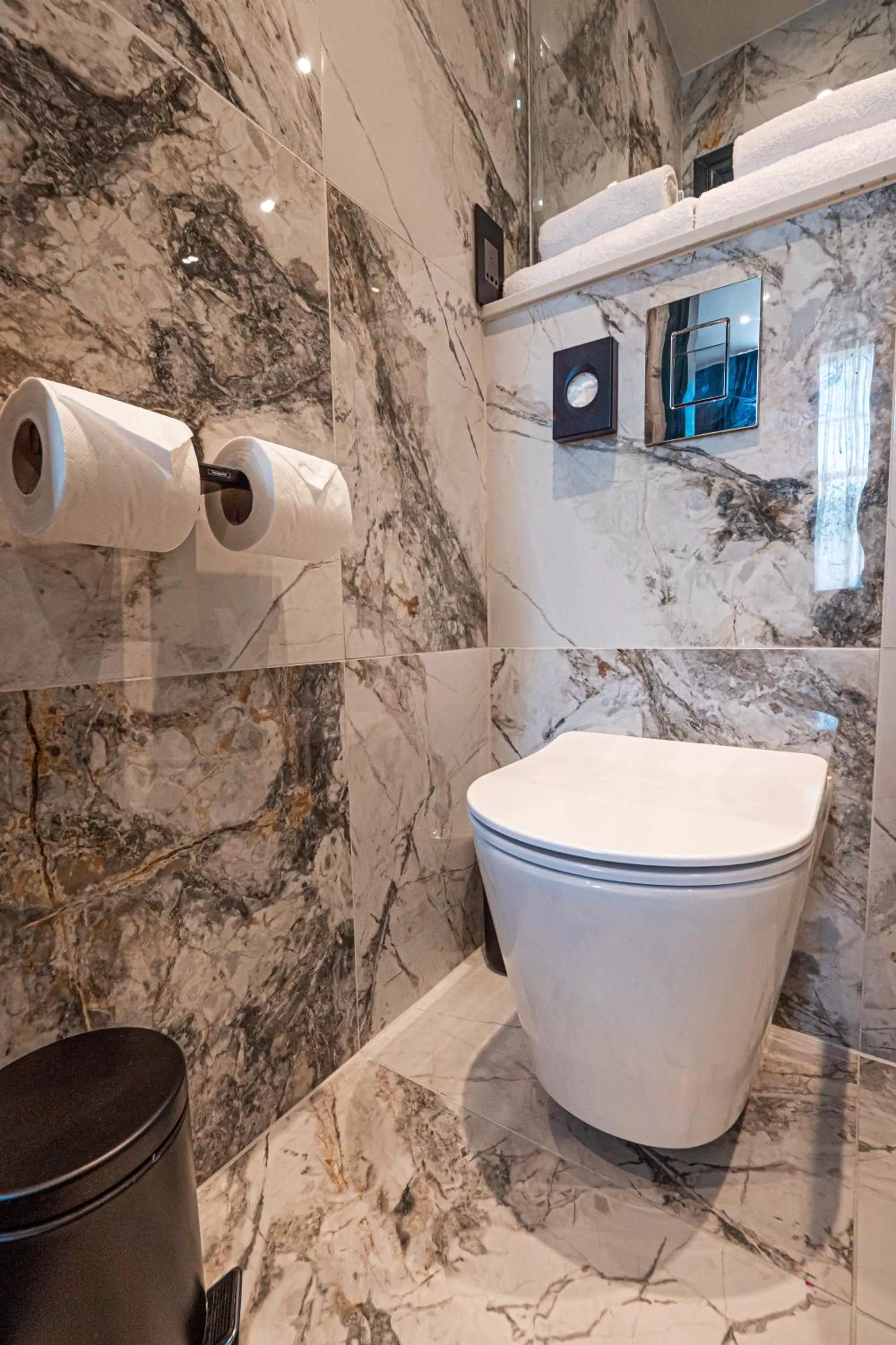 Toilet in Hyde Park Green