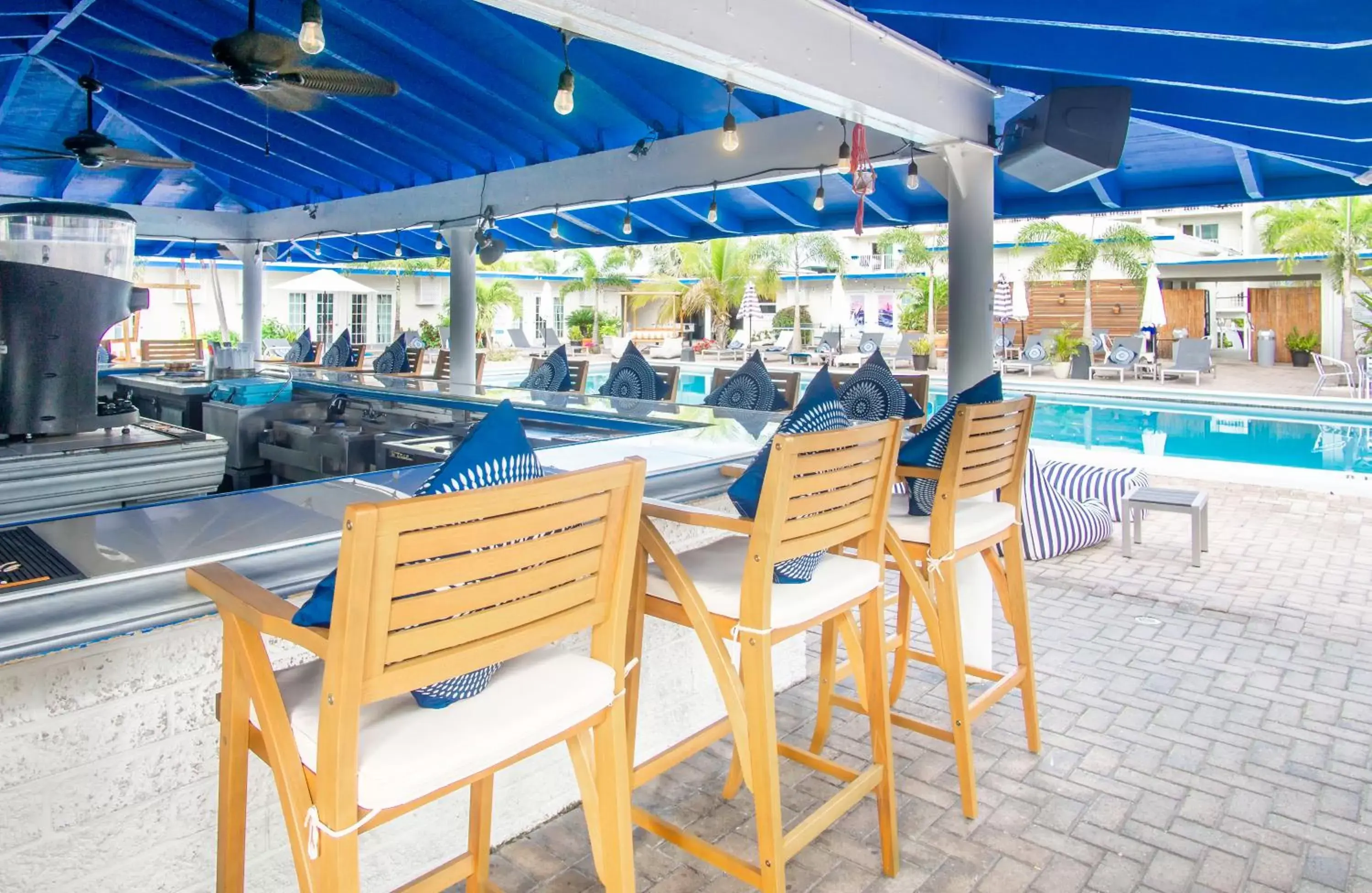 Lounge or bar, Restaurant/Places to Eat in Skipjack Resort & Marina