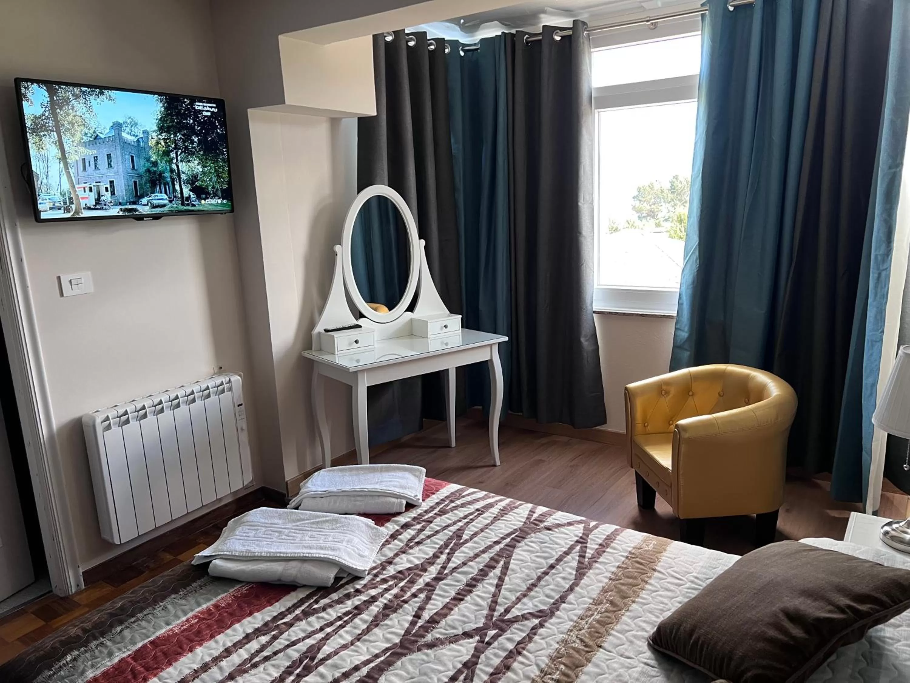 Bedroom, Bed in Hotel Celta Galaico