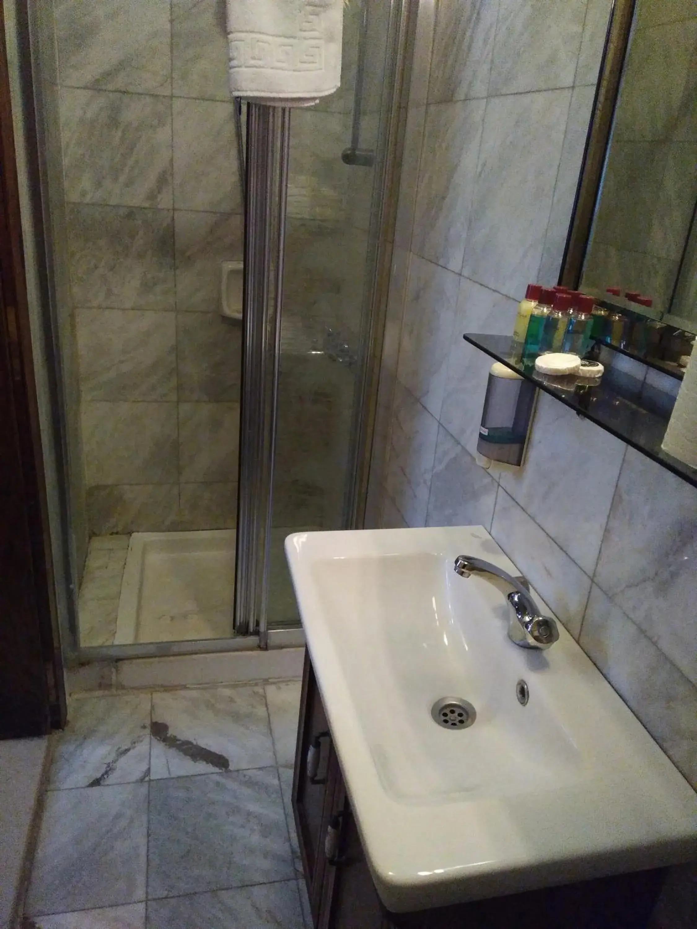 Bathroom in Kybele Hotel