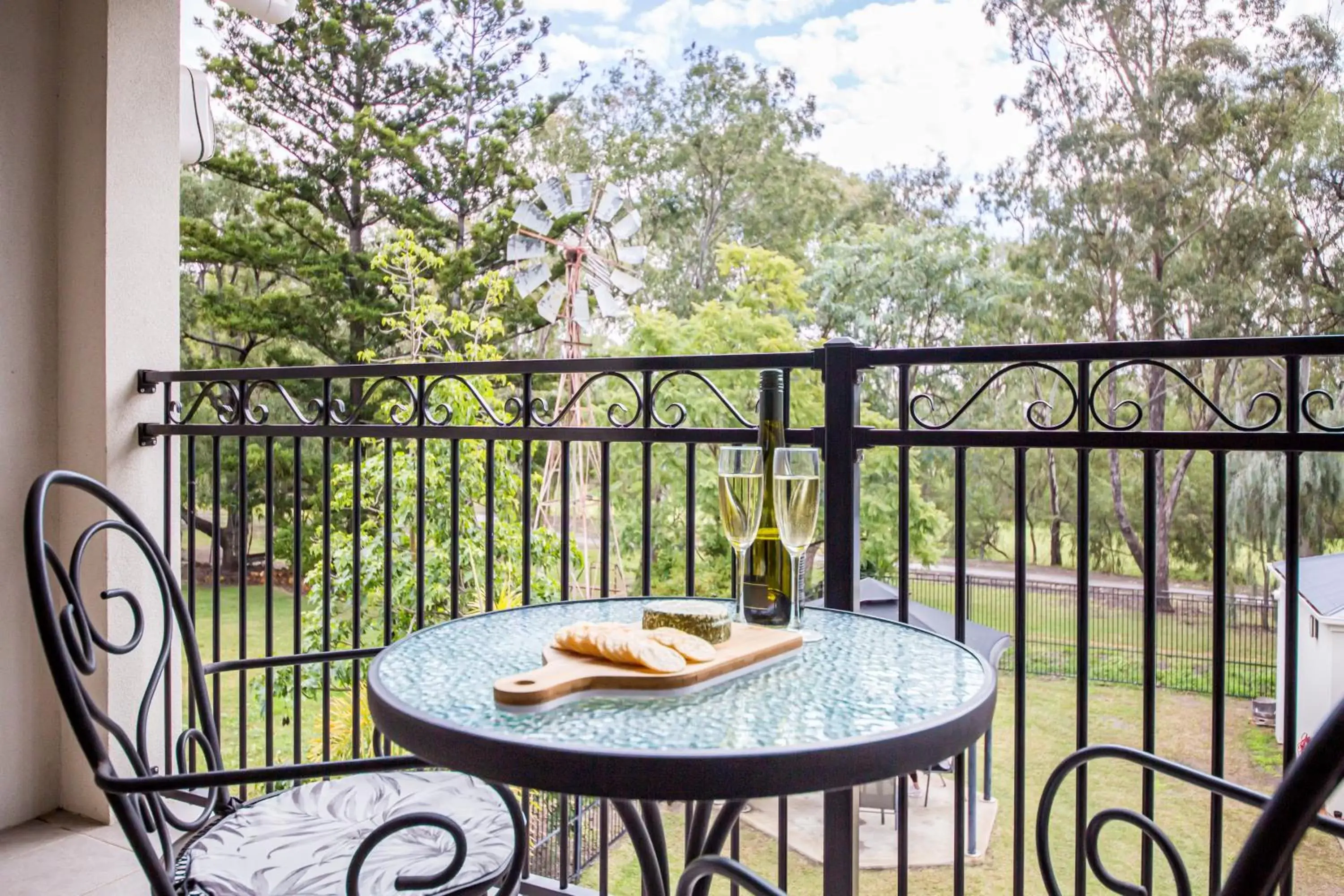 Balcony/Terrace in Dalby Fairway Motor Inn