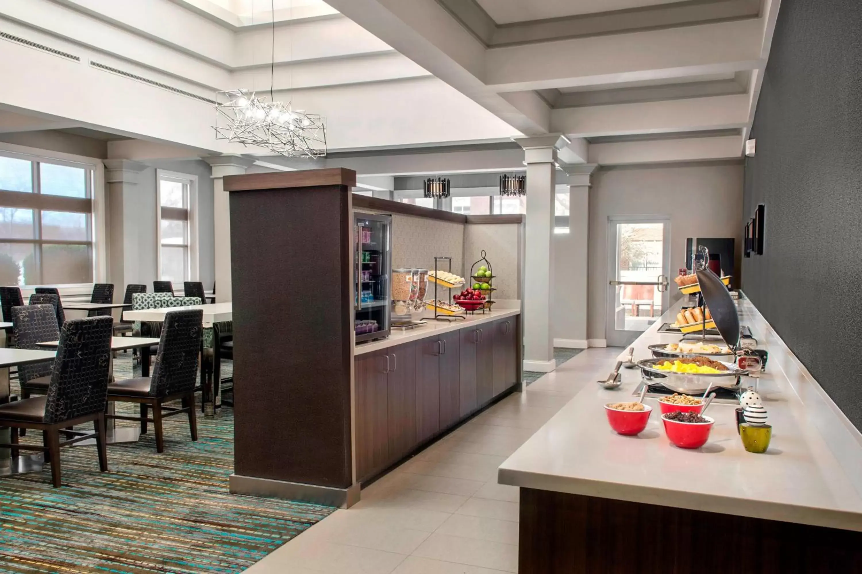 Breakfast, Restaurant/Places to Eat in Residence Inn by Marriott Newark Elizabeth/Liberty International Airport