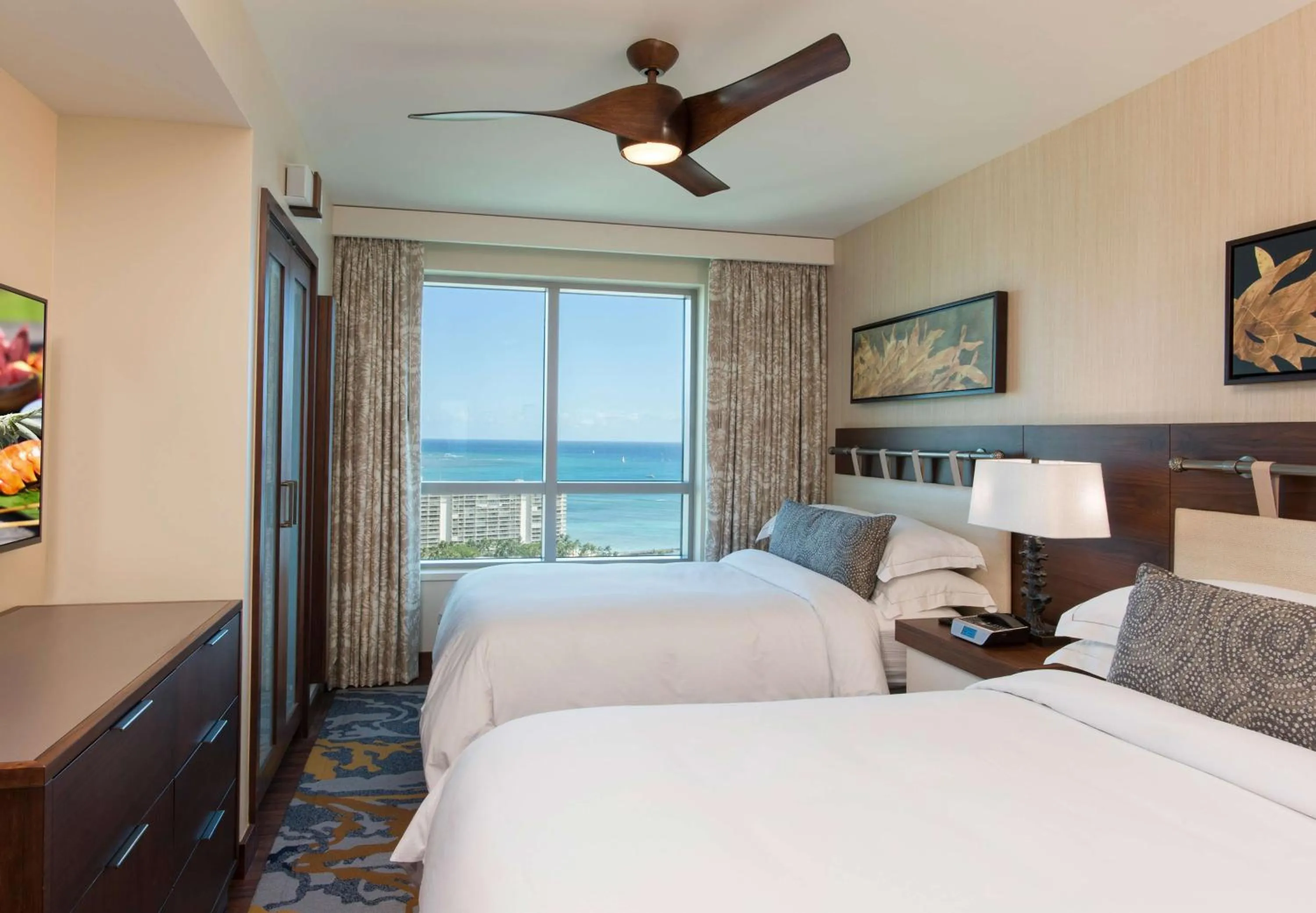 Bed in Hilton Grand Vacation Club The Grand Islander Waikiki Honolulu