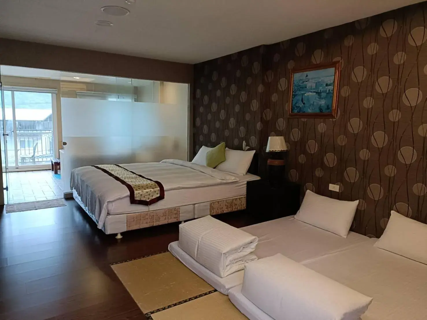 Bed in Hot Spring World Hotel