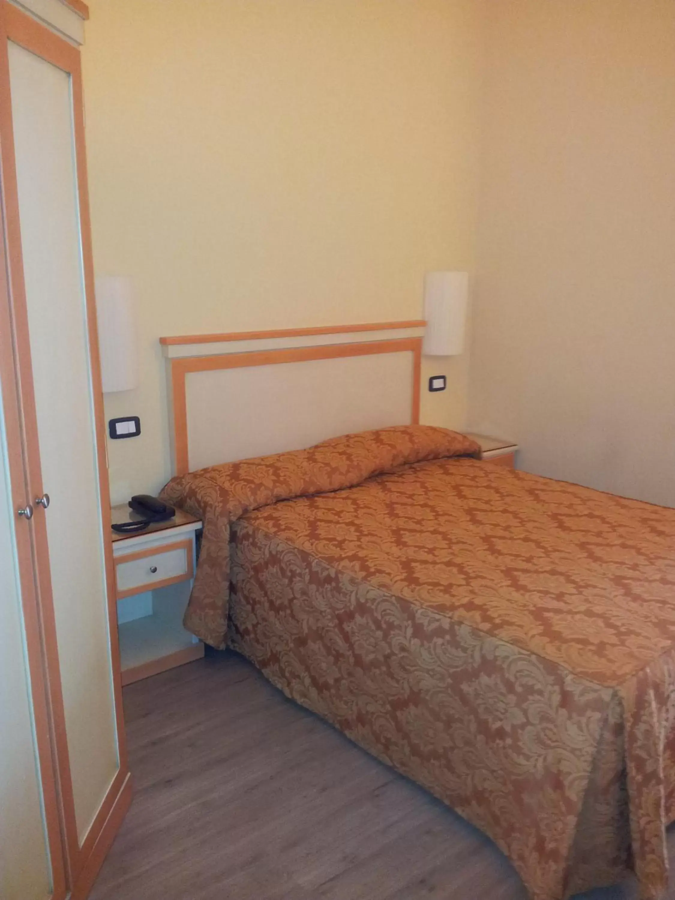 Single Room in Hotel Regit