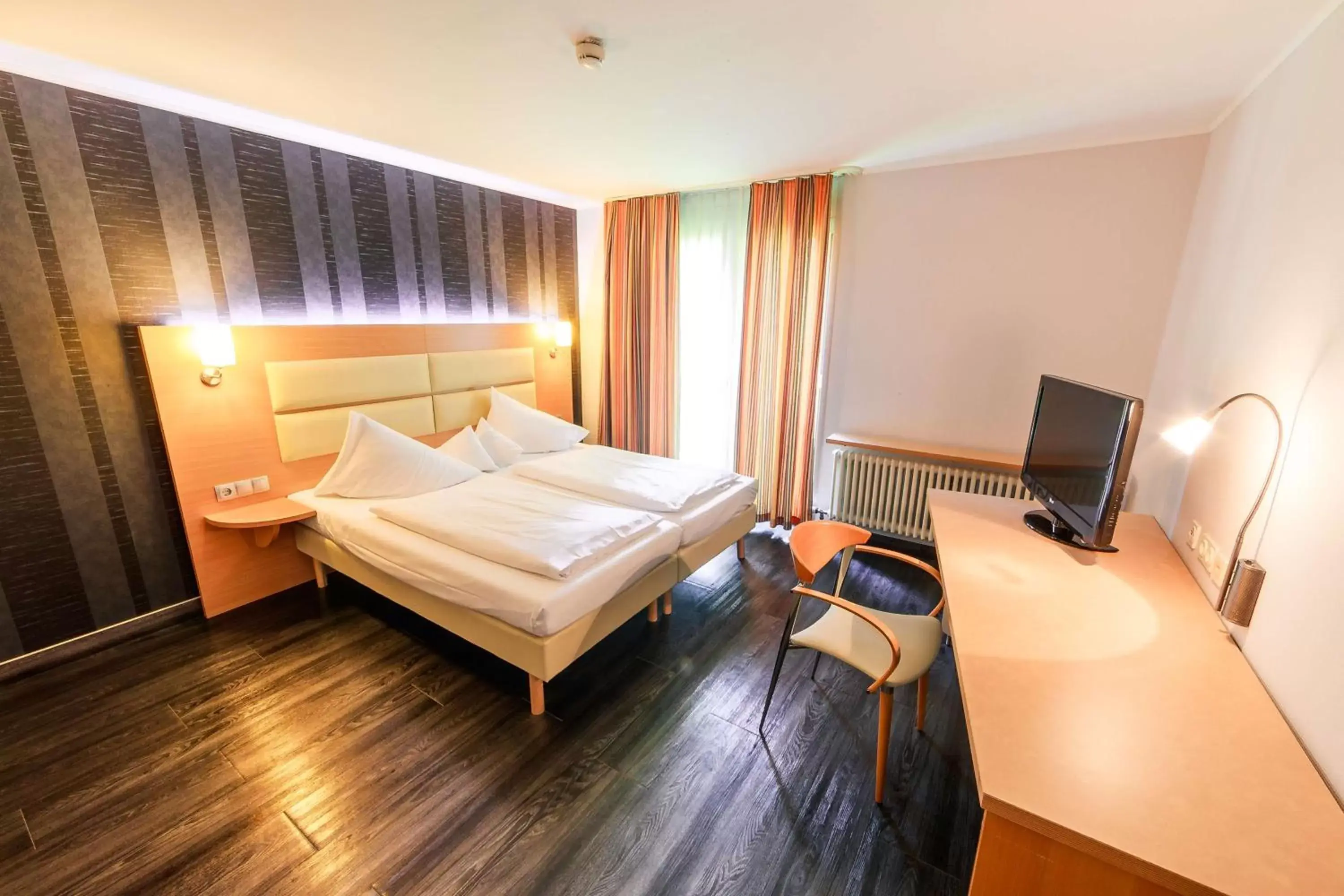 Photo of the whole room, Bed in Best Western Plaza Hotel Stuttgart-Ditzingen